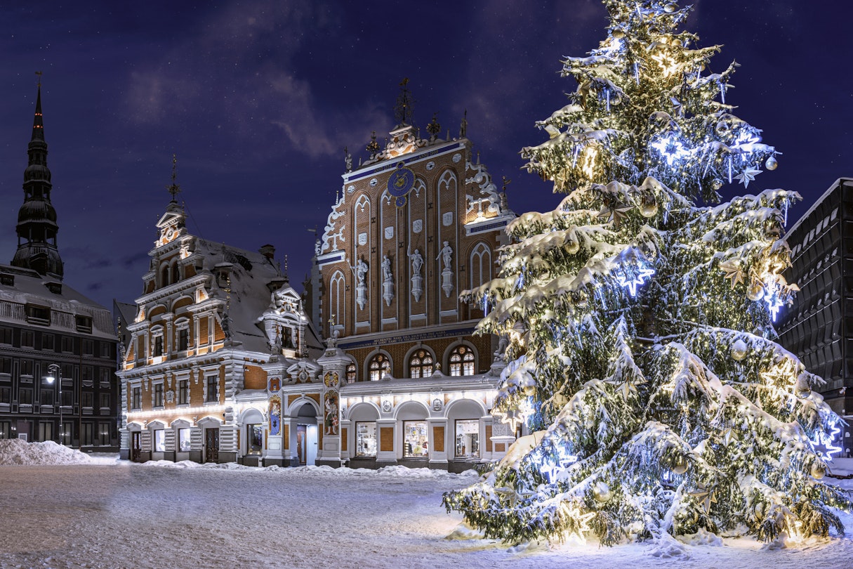 8 Christmas traditions from around the world - Lonely Planet