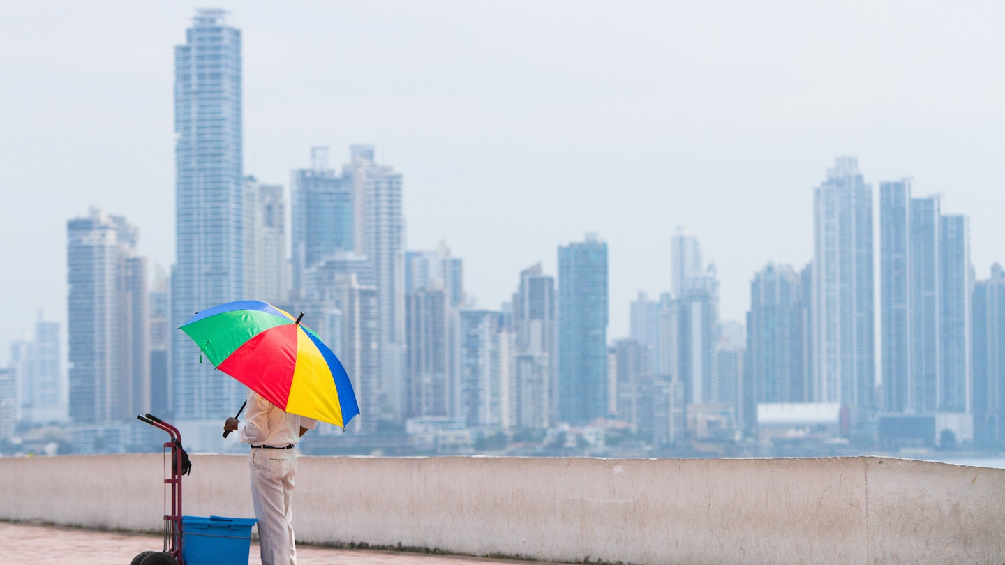People enjoy the view of the Panama City skyline from a waterfront walkway in Casco Viejo's old town area.
175871905
Boardwalk, Skyline, buildings, skyscraper