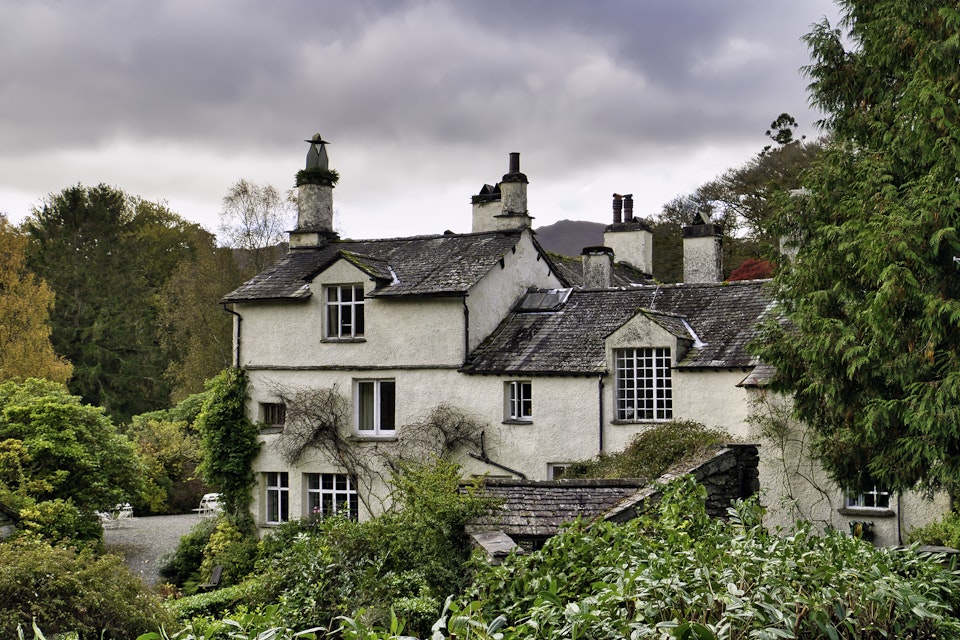 Autumn scene at Rydal Mount, house and garden of the English Victorian poet William Wordsworth from 1813 to his death in 1850. It is in Rydal village near Ambleside in the English Lake District, Cumbria, UK.
1281836015
fells