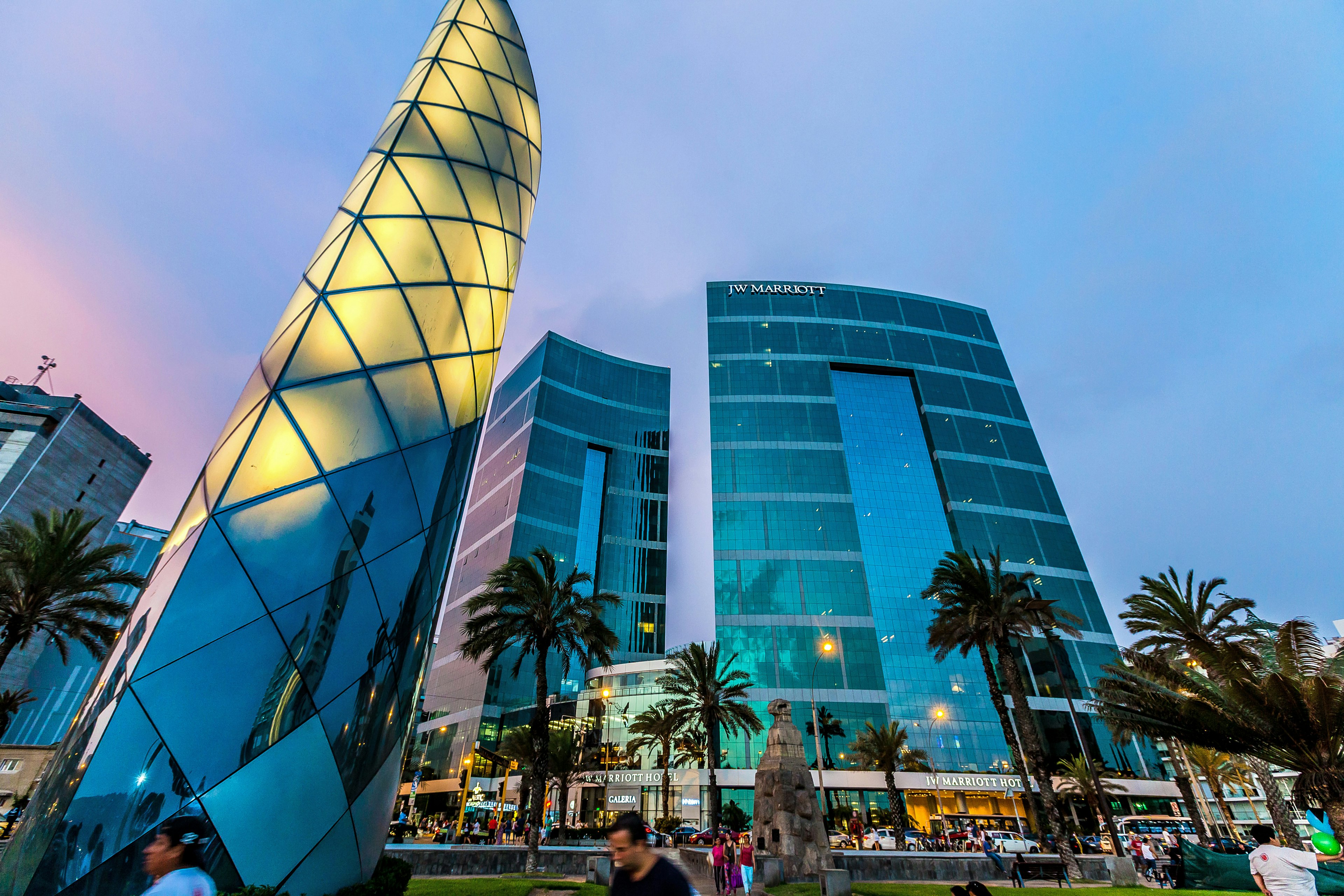 Early evening shot of people by The Marriott Hotel, next to LarcoMar shopping centre, Miraflores, Lima