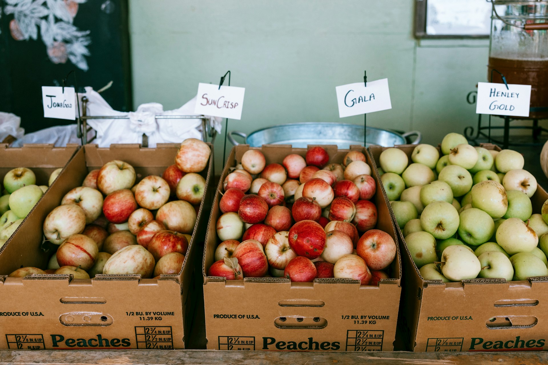 Crates of apples for sale in Virginia