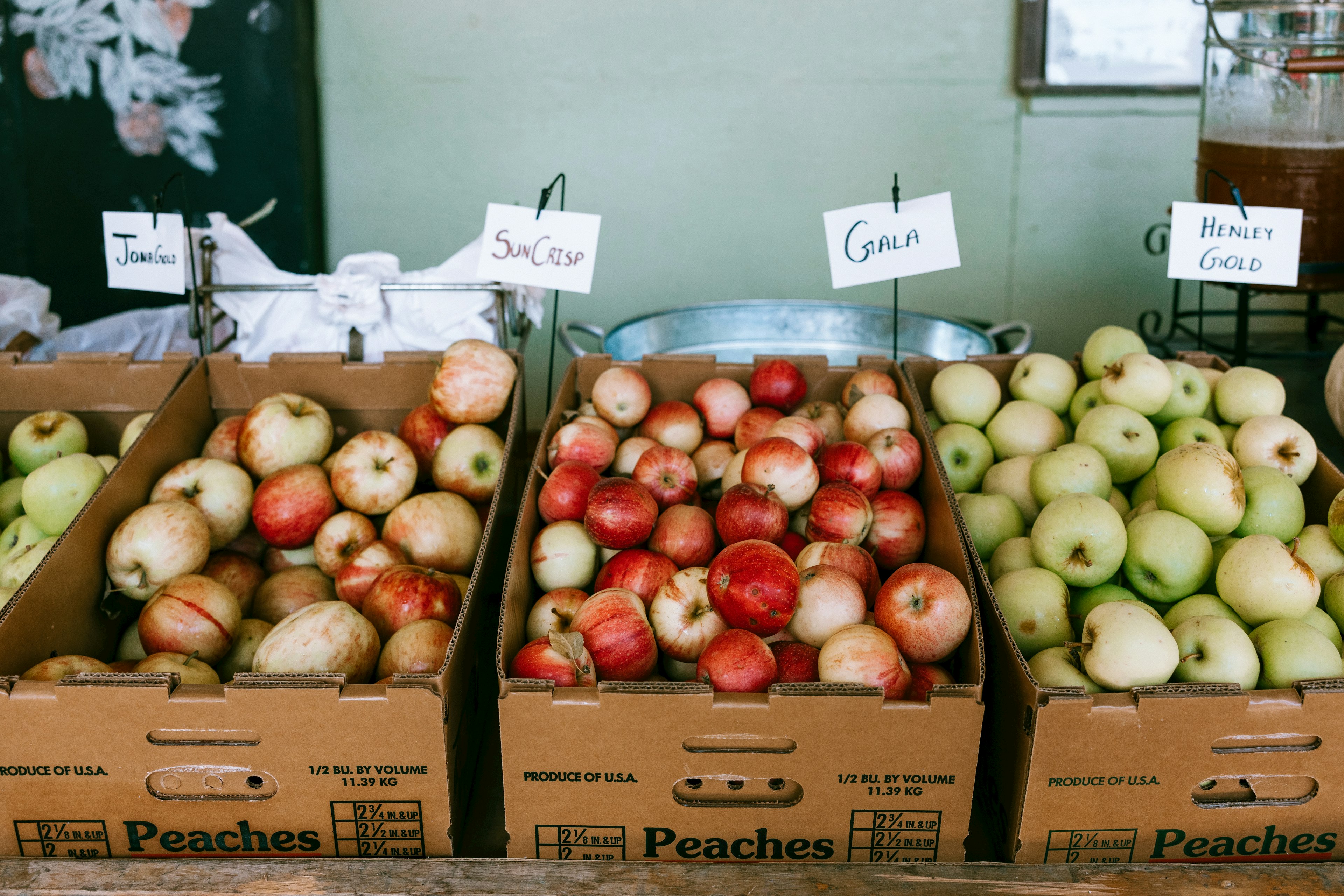 Crates of apples for sale in Virginia