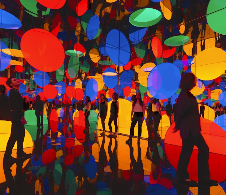 1Yayoi-Kusama-Dreaming-of-Earths-Sphericity-I-Would-Offer-My-Loveinstallation-view.jpg