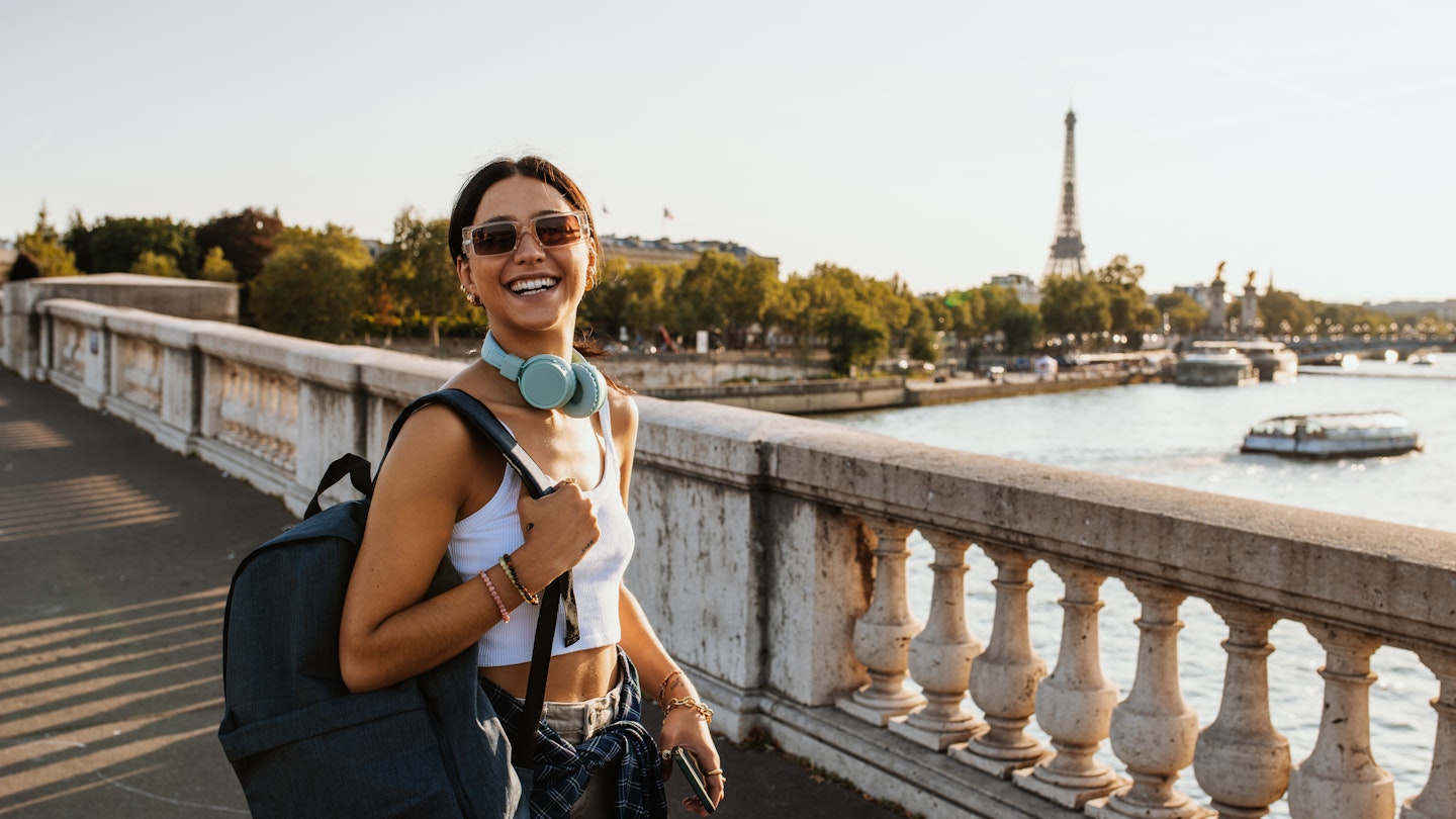 Beautiful millennial woman in Paris
1430764214