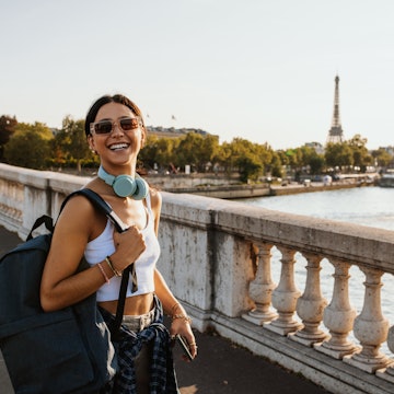 Beautiful millennial woman in Paris
1430764214