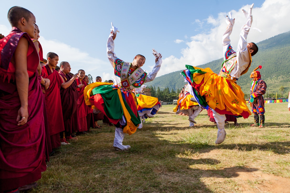September 24, 2012: Monks prepare for a traditional dance at a Buddhist festival in honour of Guru Rinpoche.
136548161
monk, mask, dance, dragon, travel, bhutan, ritual, tsechu, people, wangdi, kingdom, costume, buddhist, himalaya, buddhism, festival, tradition, dragon festival, gross national happiness