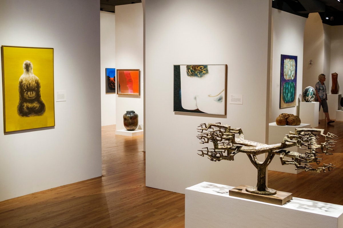 Hawaii State Art Museum, Foundation on Culture and the Arts, gallery, paintings, sculpture, adult adults woman women