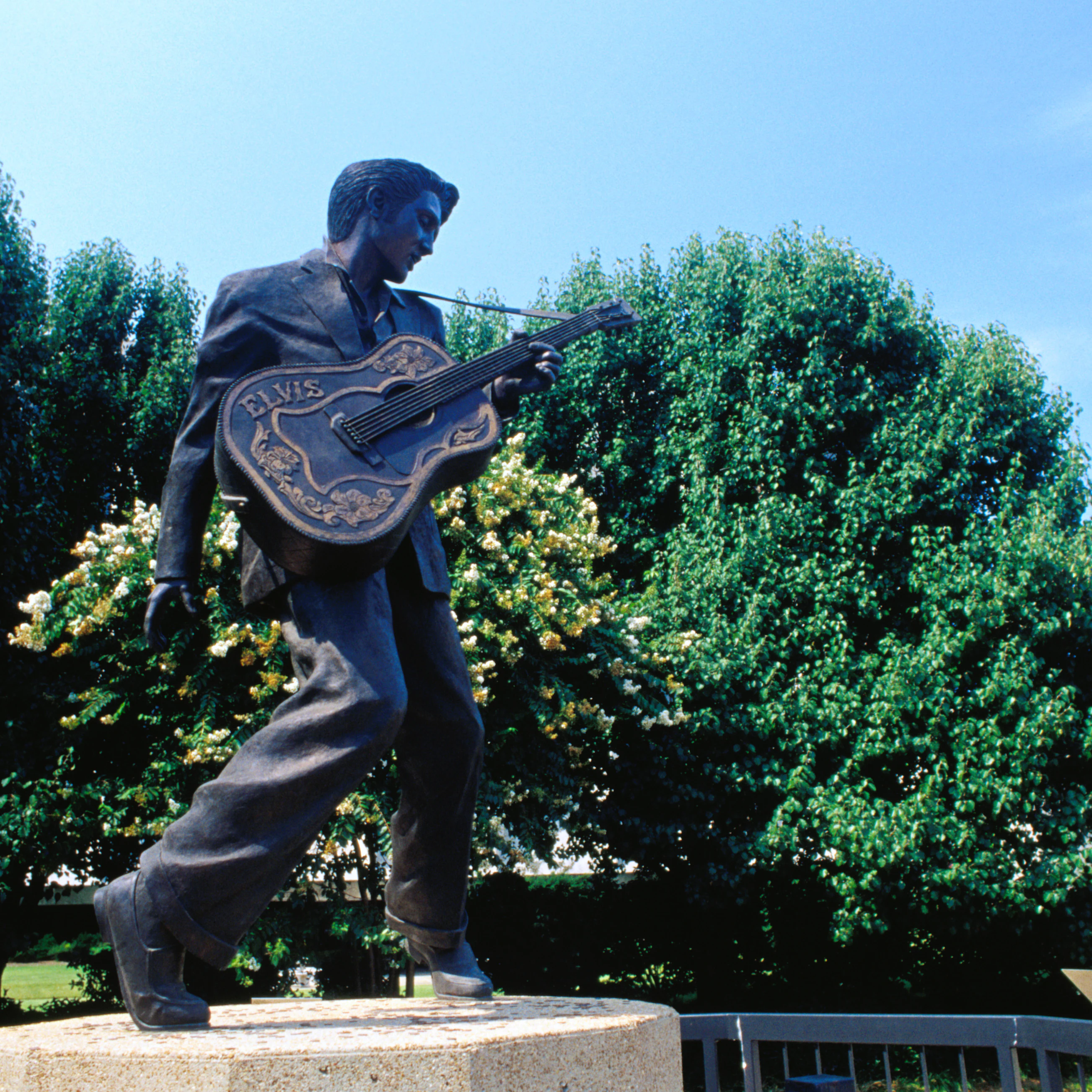 Memphis, Tennessee, United States, North America
148933966
Full length, art, culture, day, equipment, fame, flora, flower, garden, historic, instrument, memorial, monument, music, musical people, musician, no people, outdoors, plant, sculpture, shape, single object, sky, star, tree, North America, United States, Tennessee, Memphis