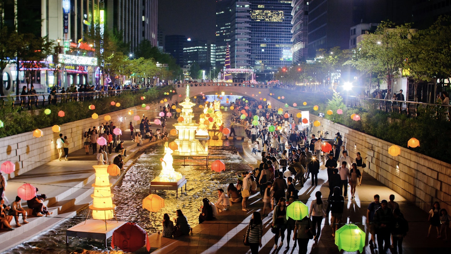 Lanterns on Cheonggye River, Seoul, Korea.
129208607
