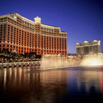 520190740
recreation:CB2, travel:CB2, fountain:CB2, night:CB2, nobody:CB1, ornamental pool:CB2, Bellagio Hotel and Casino:CB2