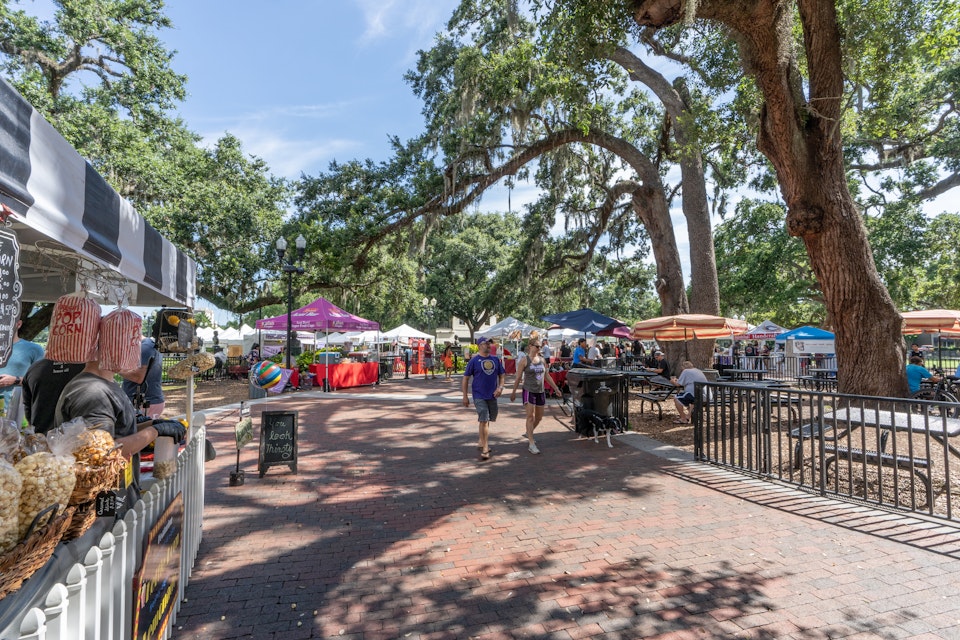 Orlando, Florida - June 17, 2018 Lake Eola Park is a beautiful setting for the Farmers Market every sunday
1127139065
attraction, business, city, commerce, culture, farmers market, florida, food, lake eola, leisure, locals, market, park orlando, people, shop, street, tents, tourism, tourist, town, travel, trees