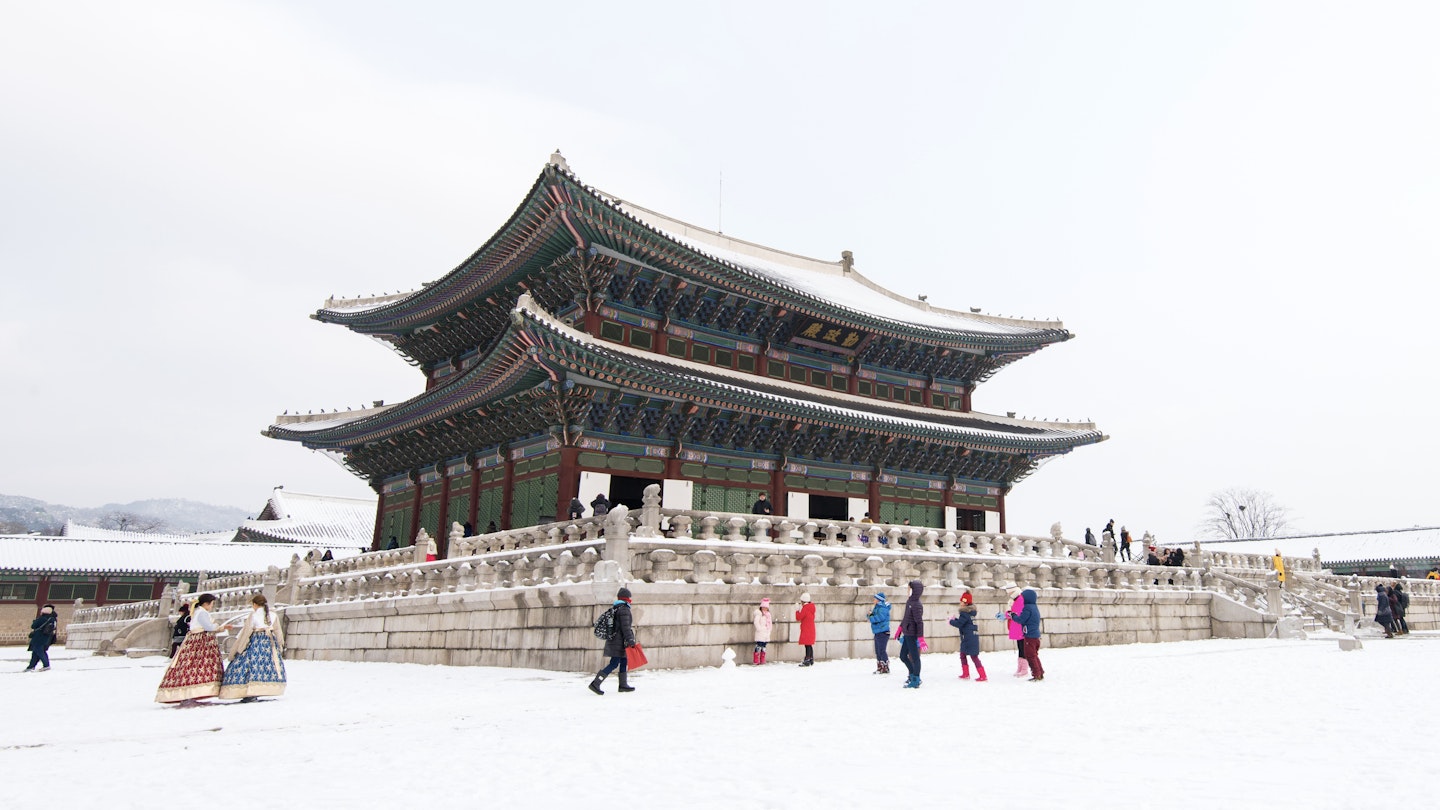 best season to visit seoul korea