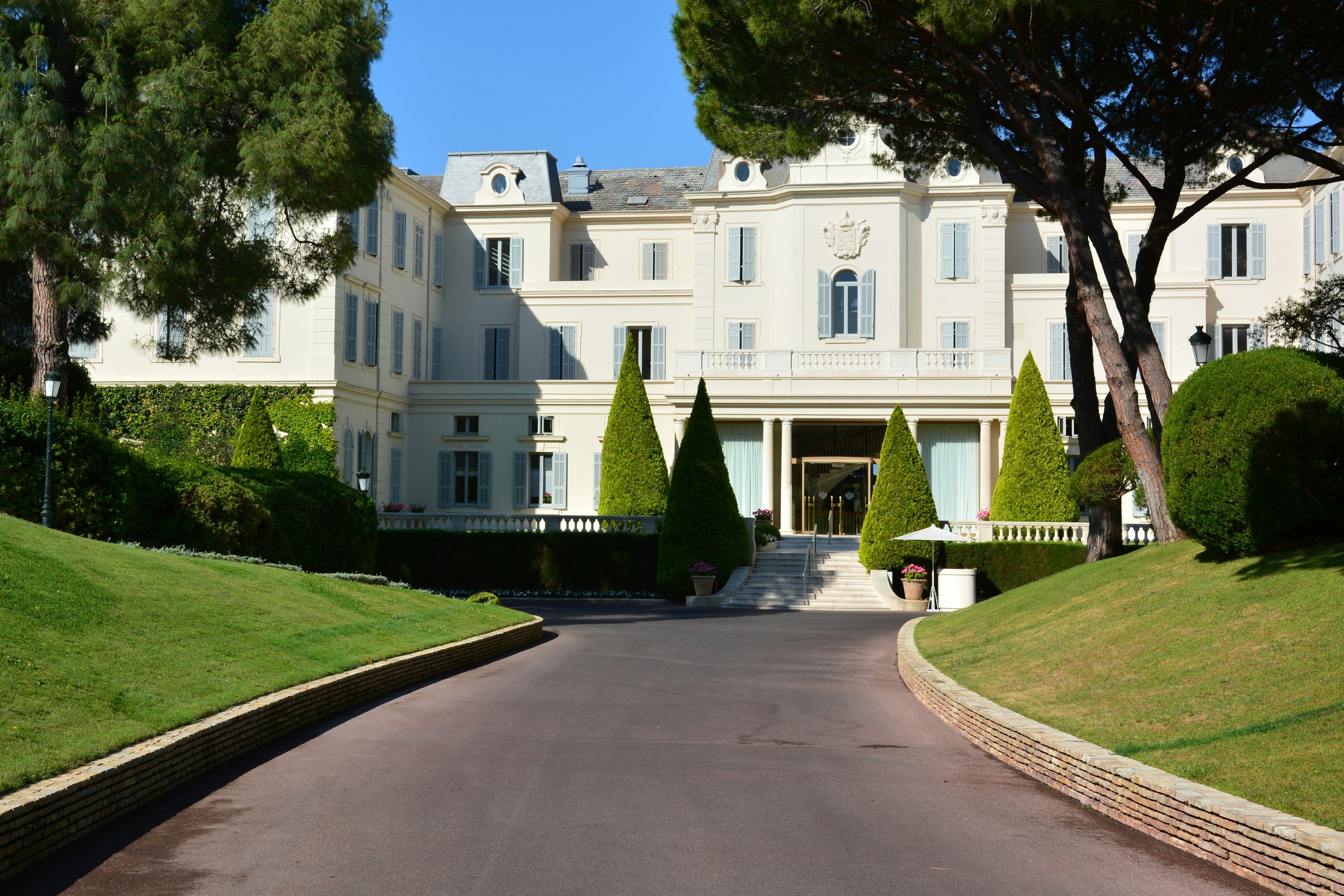 The exterior of the entranceway to Hotel du Cap-Eden-Roc, France