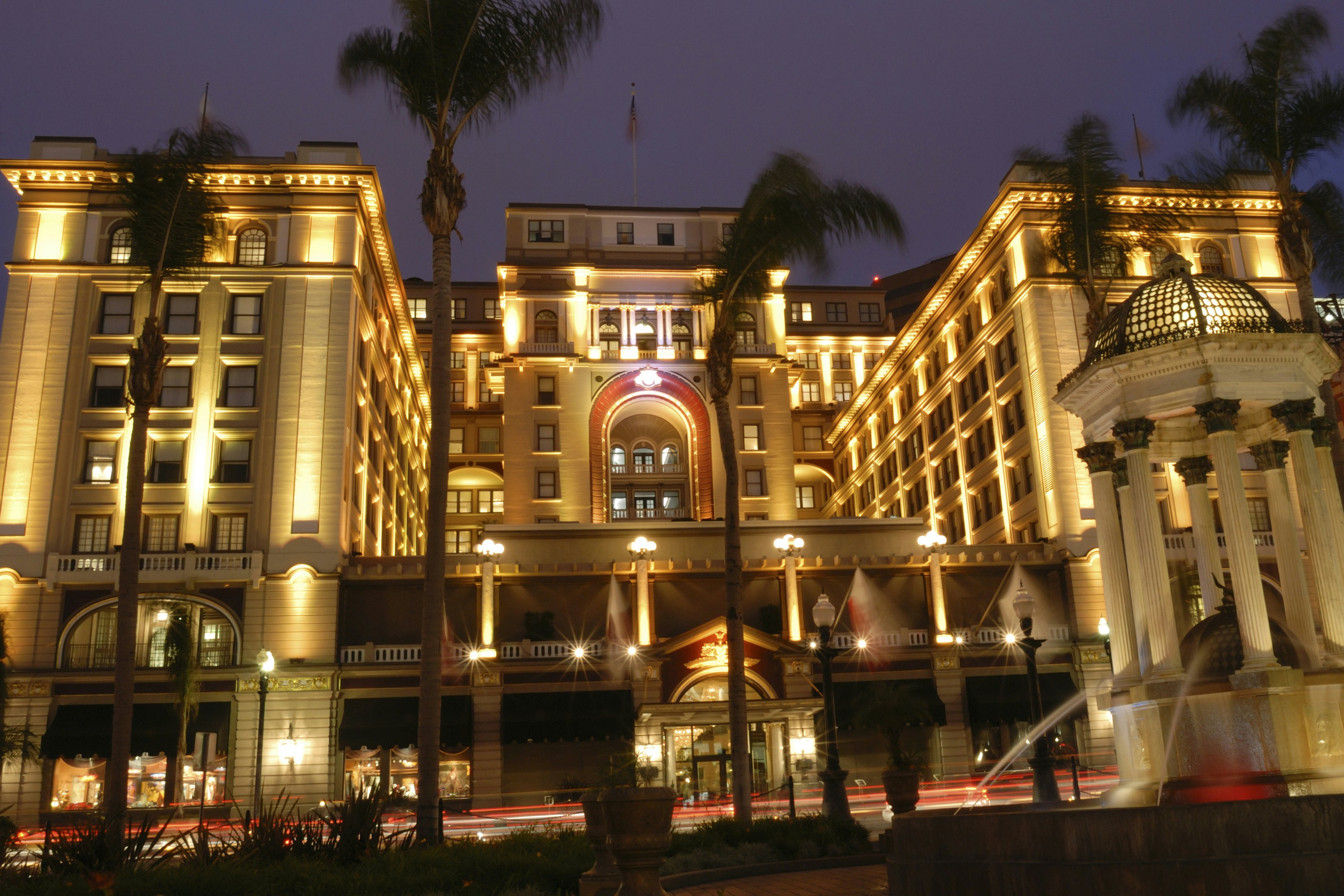 The US Grant Hotel of San Diego at night
157332493
Building Exterior, City Life, Lighting Equipment, Color Image, Sculpture, Famous Place, Business, Architecture, Urban Scene, San Diego - California, California, Palm Tree, Tree, Plant, Night, Hotel, Street, Fountain, Built Structure, City, Business, Travel Locations, Architecture And Buildings