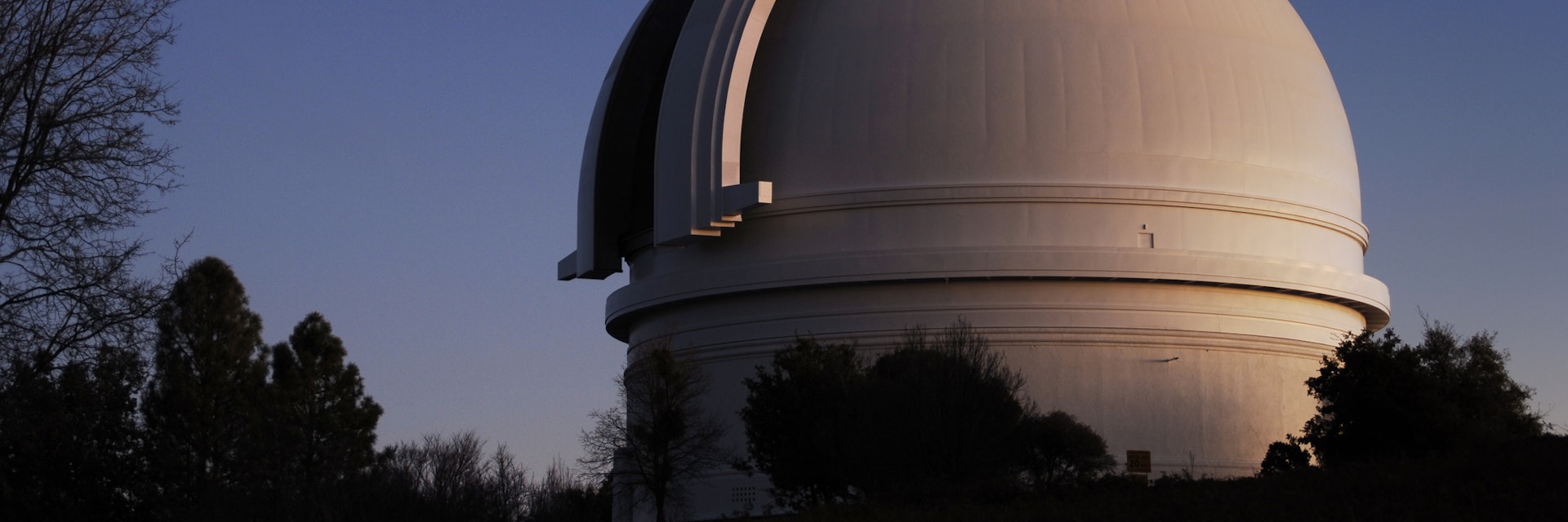 Mr. Palomar Observatory at dusk
90951596
Mt Palomar, astrophysics, cosmology