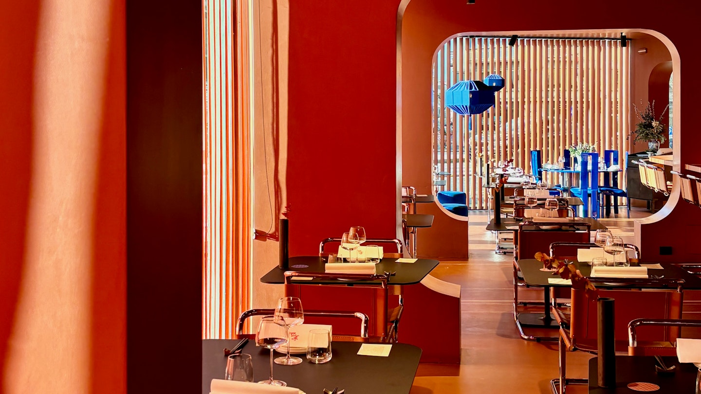 Interior shot of ll Gusto di Xinge restaurant in Florence, Italy