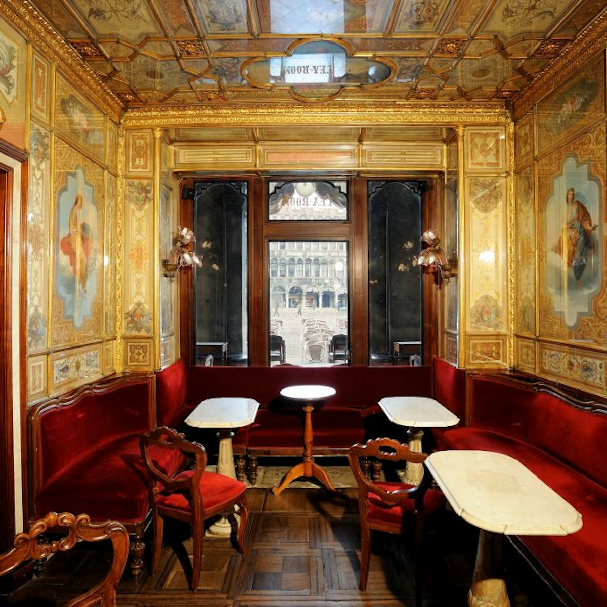 Caffè Florian Neo-Baroque splendor & modern art at an iconic 1700s cafe, turning out coffee, cocktails & snacks.