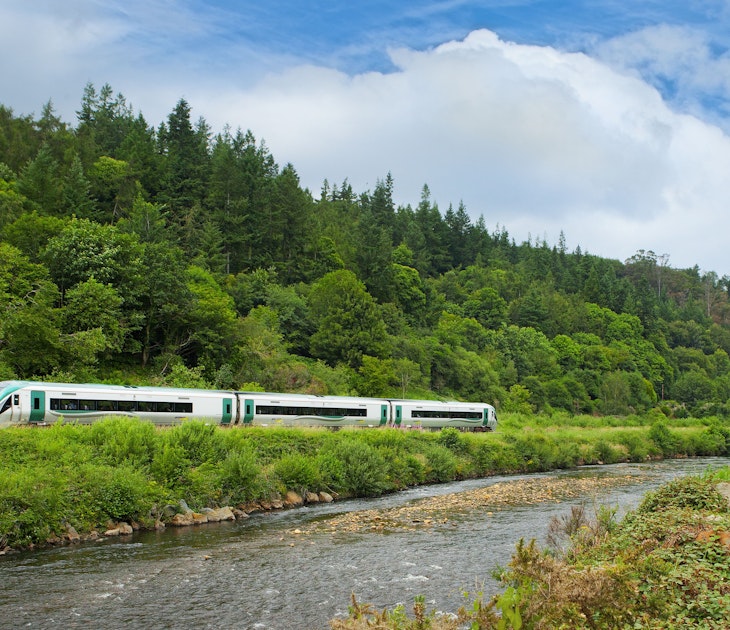 Iranrod Eireann. Rosslare to Dublin line. Woodenbridge golf course
