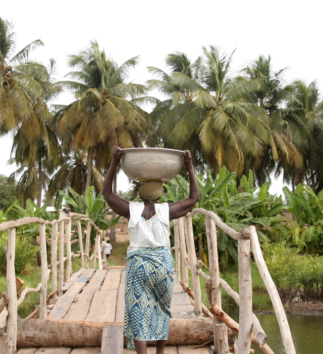 ouidah, benin
115890820
Africa, African Culture, African Descent, Traditional Culture, West, ouidah, Benin, Village, Nature, Candid, Green, Water, Lagoon, Carrying, Rear View, Coconut, Coconut Palm Tree, Walking, Palm Tree, Bridge, Tree, Woods, Wood, Human Head, Life, Lifestyles, People, Clothing, Footpath, Single Lane Road, Community, Street, Heavy, Loading, Residential District, Motion, Heat, Weather, Bowl, Basket, Action, River, Crossing, Indigenous Culture, Ethnic
