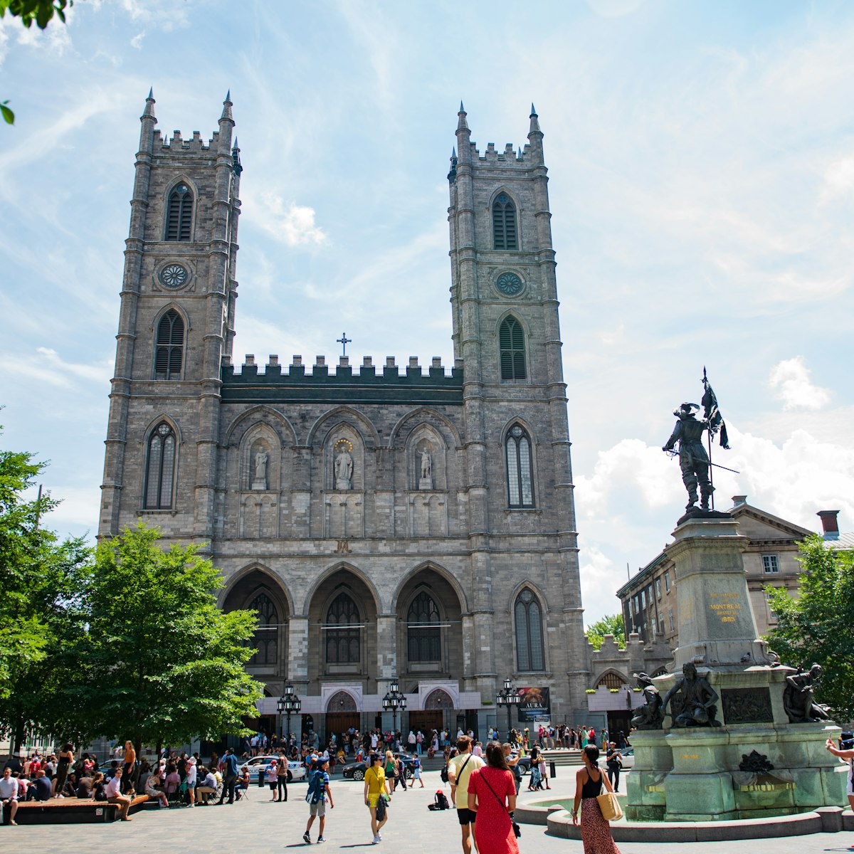 old montreal travel guide