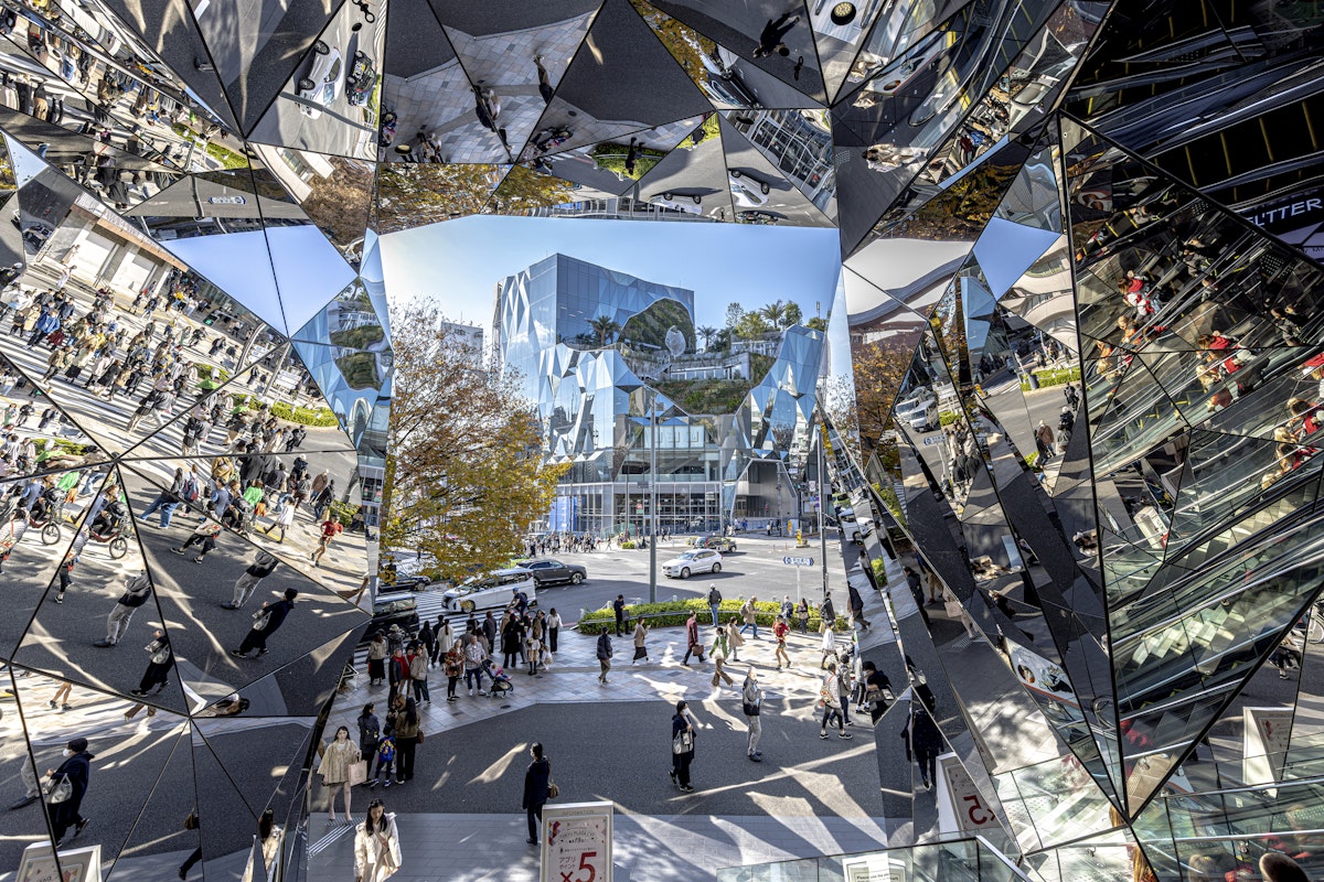 TOKYO/JAPAN - November 21 2023:wide-angle view of the mirrored interior of Tokyu Plaza Omotesando
1954807026
Tokyu Plaza Omotesando Harajuku