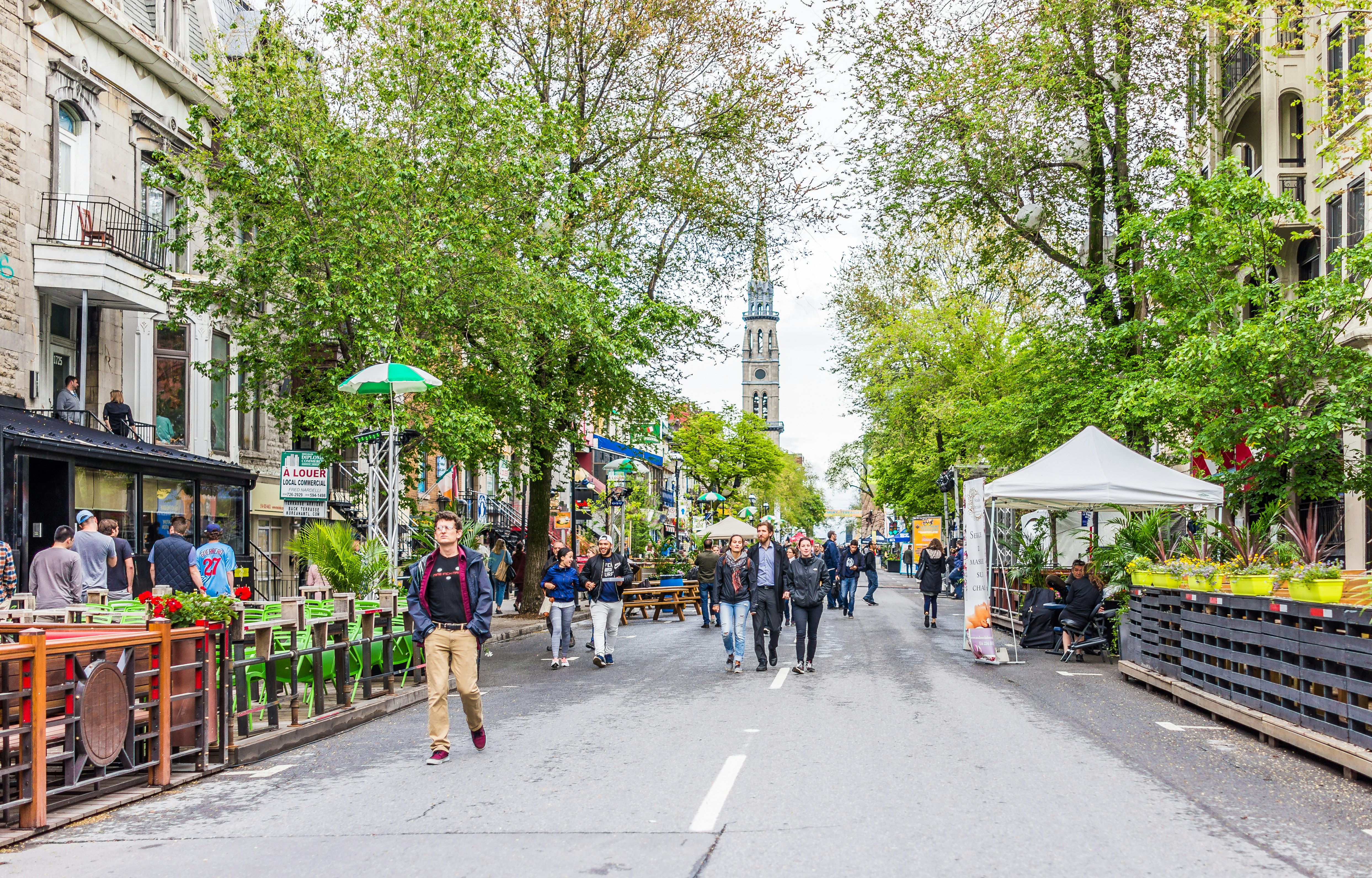 Montreal: People walking on Saint Denis street in Montreal's Plateau Mont Royal in Quebec region
699362414
saint, jacques, denis, mont, royal, structure, historic, america, canadian, american, exterior, architectural, urban, area, outside, outdoor, calm, cloudy, restaurants, bars, cold, group, shops, stores, paroisse