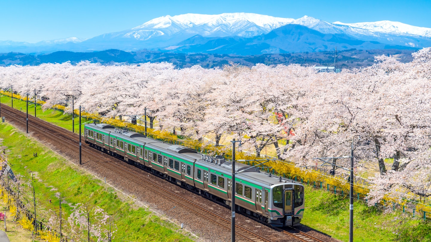 places to visit in japan by train