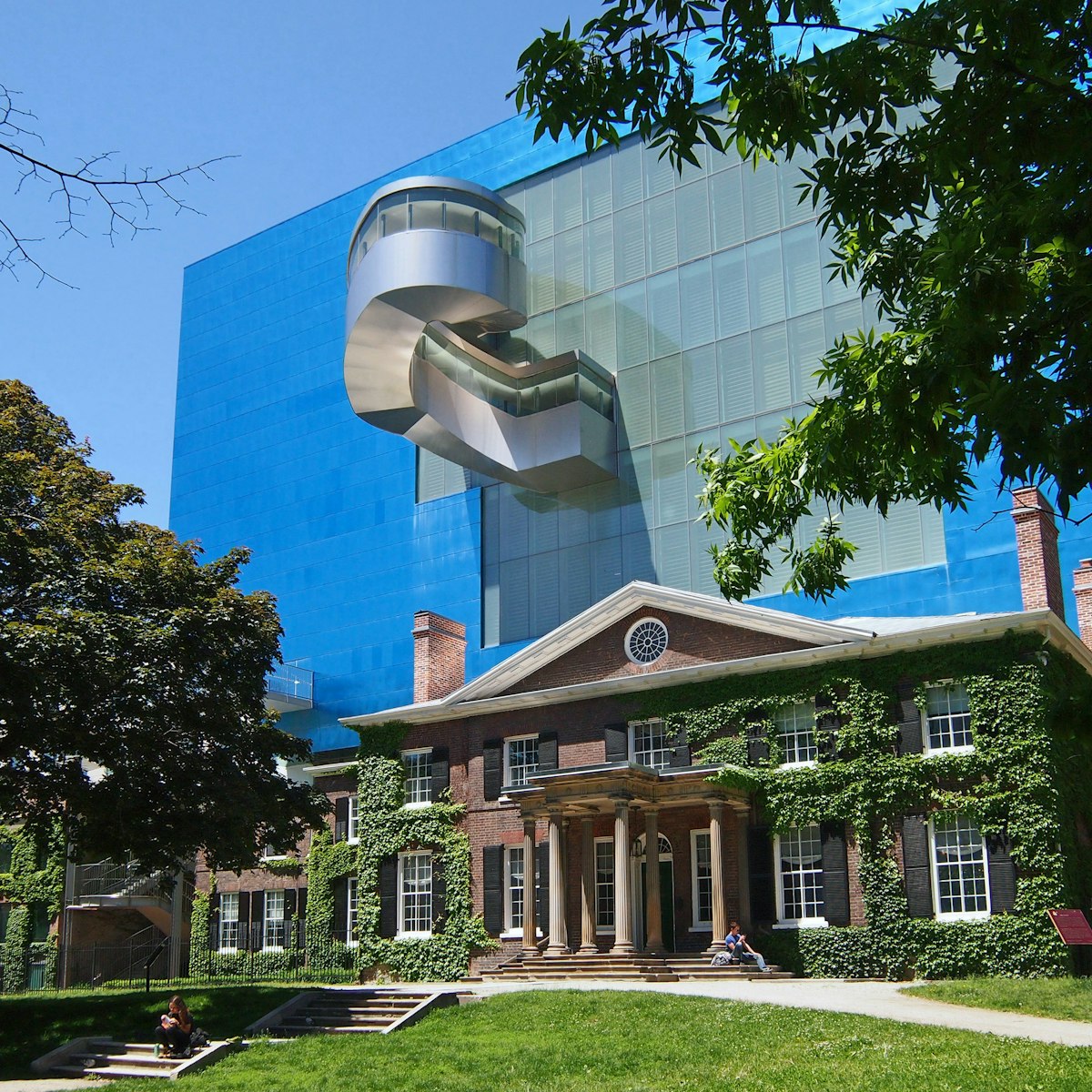 June 4, 2013: Exterior of the Art Gallery of Ontario with a Victorian mansion and a controversial modern addition by architect Frank Gehry.
141690523
art gallery of ontario, building exterior, frank gehry, modern architecture, park, toronto, tree