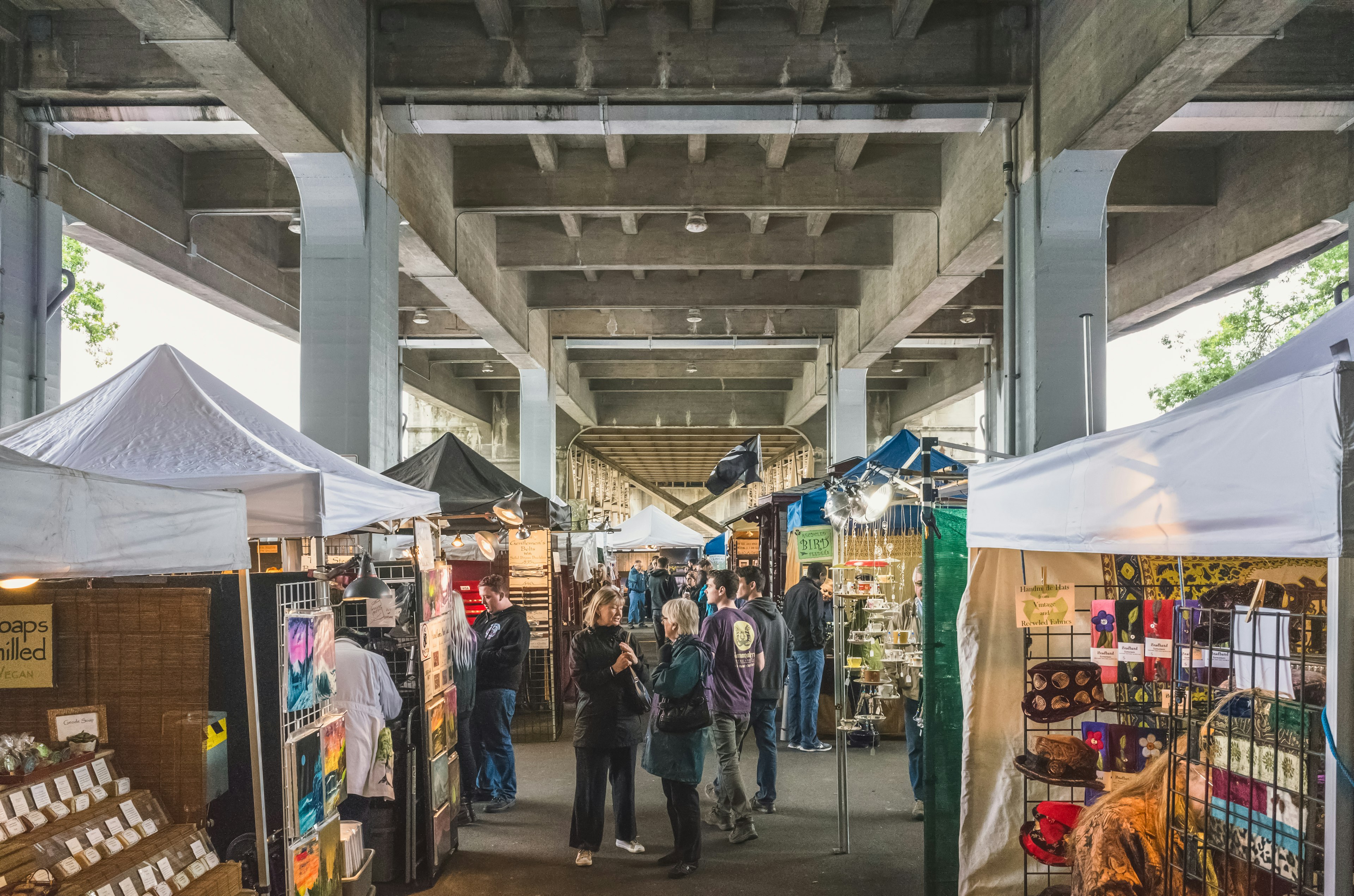 Portland, Oregon, USA: Locals shopping at Portland Saturday Market