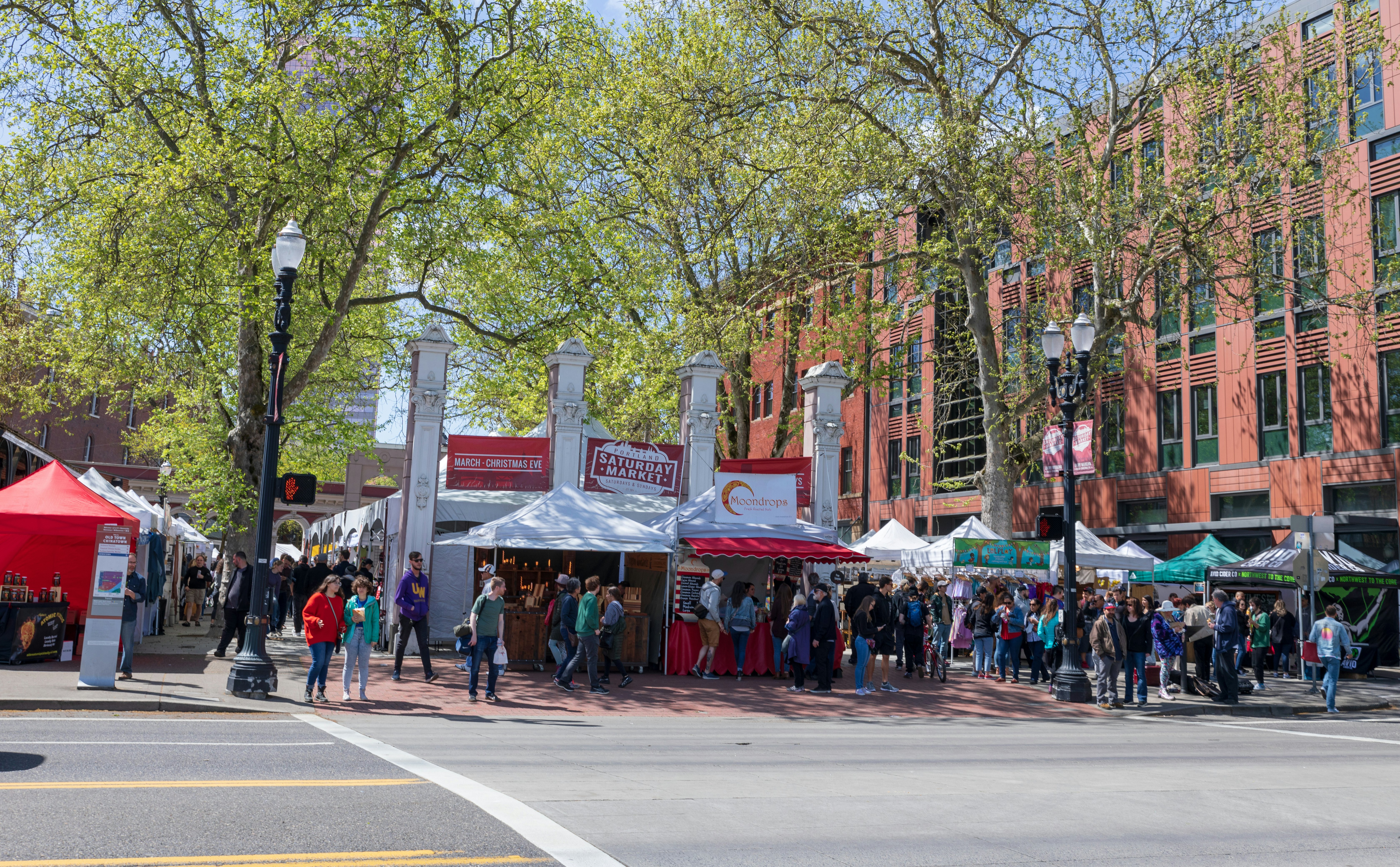 Portland, Oregon - April 27, 2019 : Scene of Portland Saturday Market at Waterfront park along Willamette riverside in downtown Portland
1145778722
state