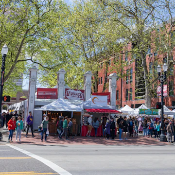 Portland, Oregon - April 27, 2019 : Scene of Portland Saturday Market at Waterfront park along Willamette riverside in downtown Portland
1145778722
state
