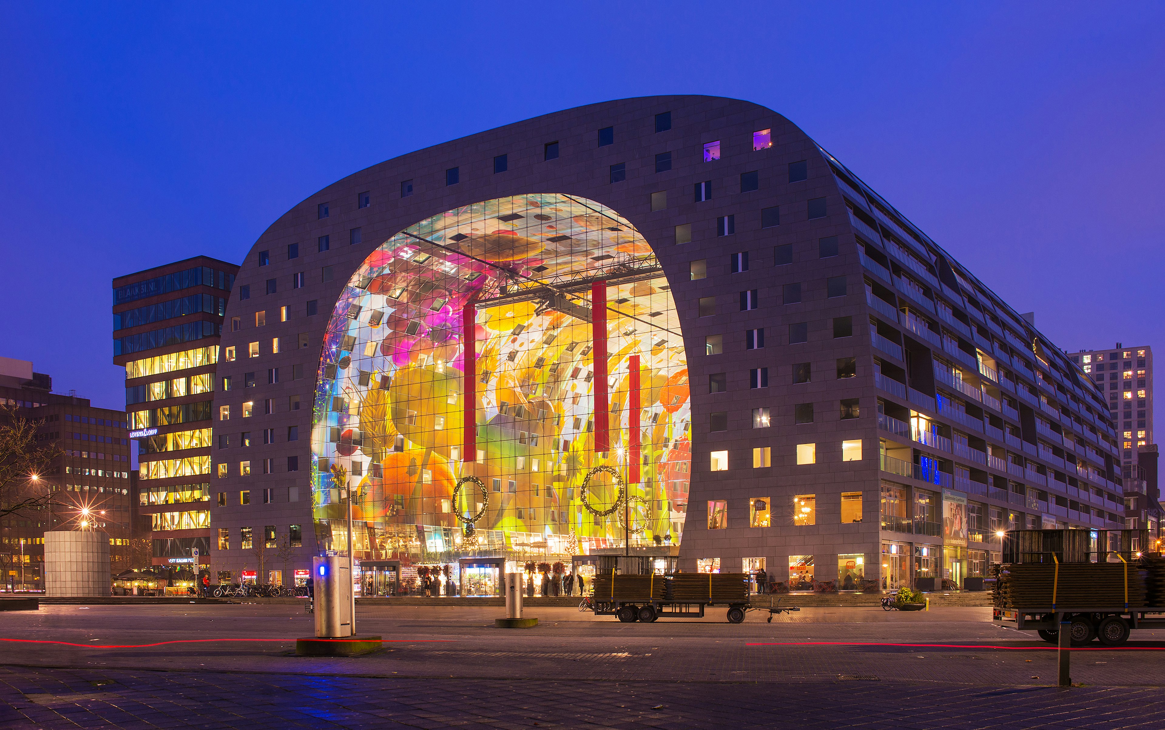 Rotterdam's new Market Hall, located in the Blaak district, decorated for Christmas.;