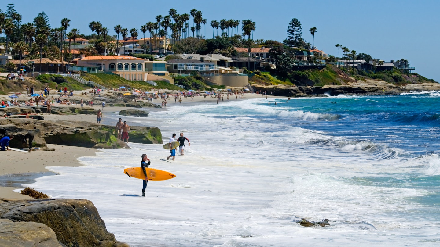 Windansea beach in San Diego
3241363
san diego, la jolla, california, landscape, windansea, expansive, people, exotic, surfer, summer, scenic, ocean, sport, water, crowd, relax, beach, wave, palm, surf, tree, hot