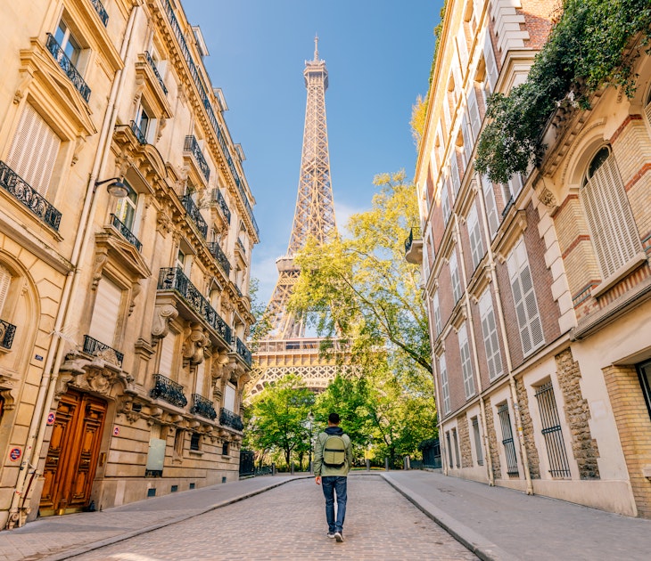 2101873891
France-Paris-Alexander Spatari-GettyImages-2101873891-RF
Man walking towards Eiffel Tower, rear view, Paris, France © Alexander Spatari / Getty Images