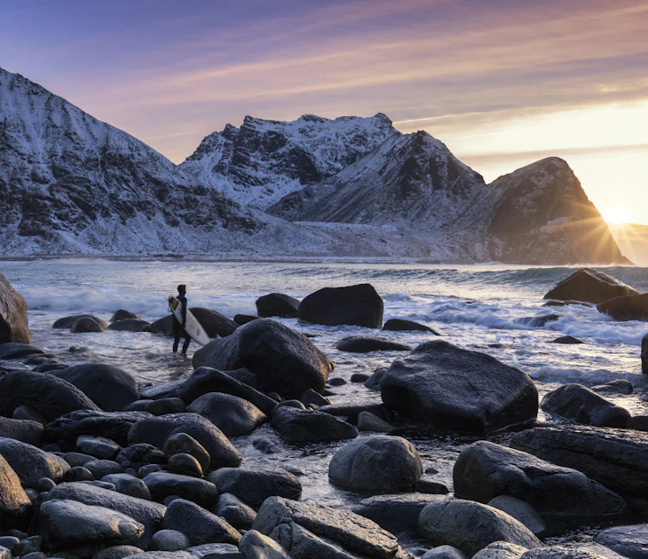High waves at Unstad beach in Norway in Lofoten attract surfers even in winter.
939163768