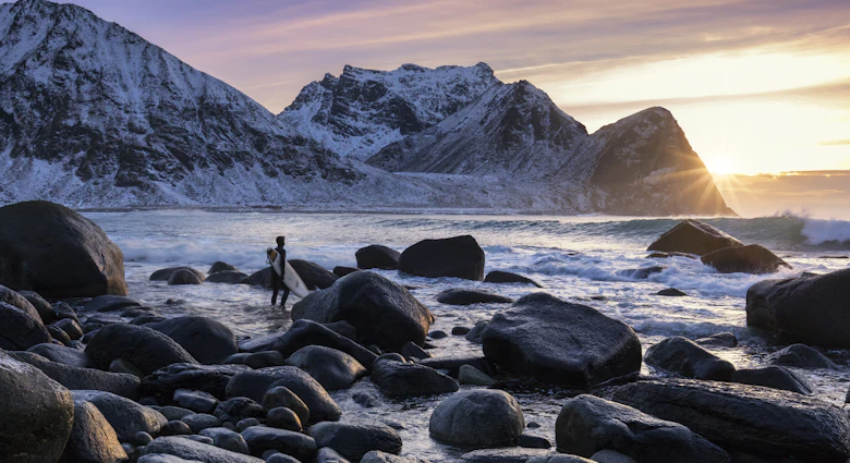 High waves at Unstad beach in Norway in Lofoten attract surfers even in winter.
939163768