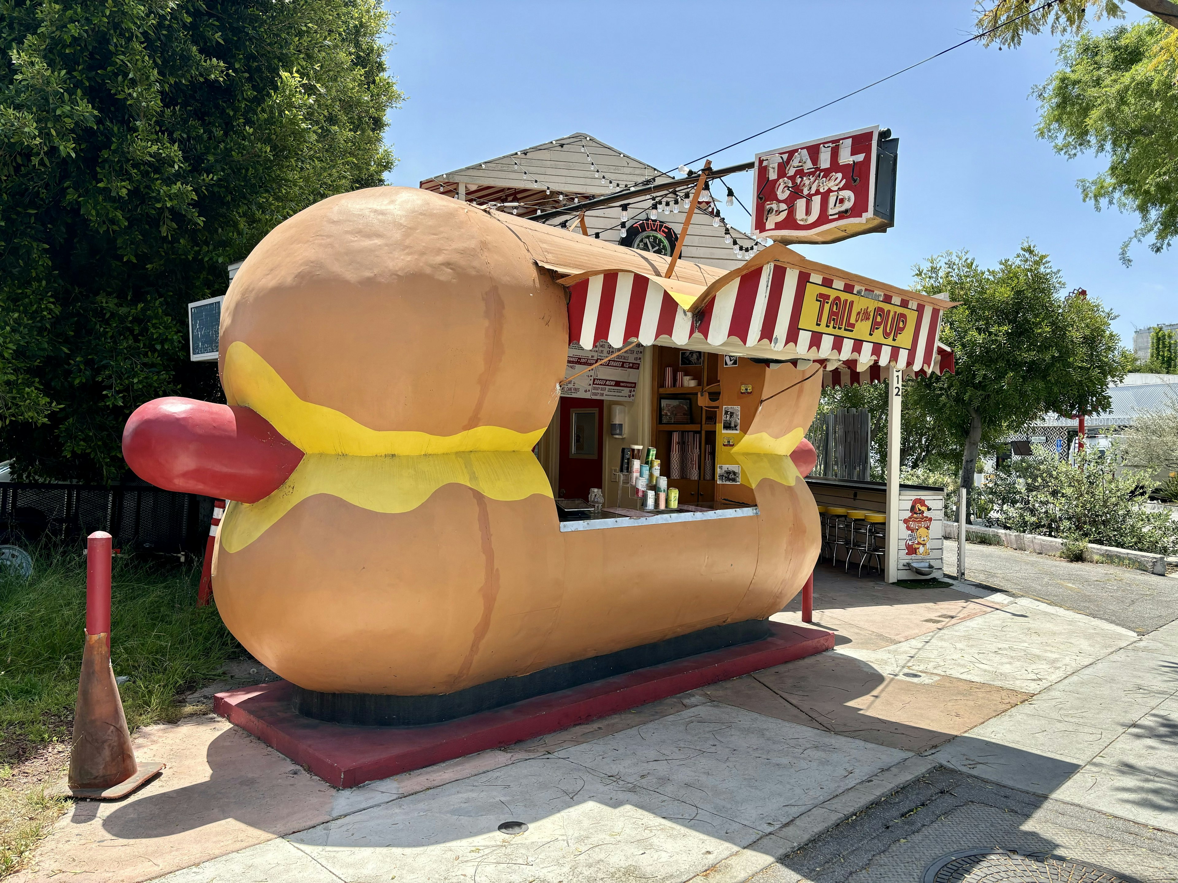 Hot dog stand Tail o the Pup is in the form of a hot dog, West Hollywood, California, USA