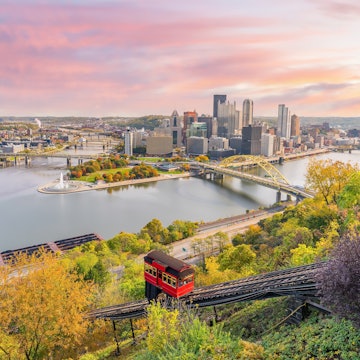 Cityscape of downtown skyline and vintage incline in Pittsburgh, Pennsylvania, USA at sunset
1288178233
state