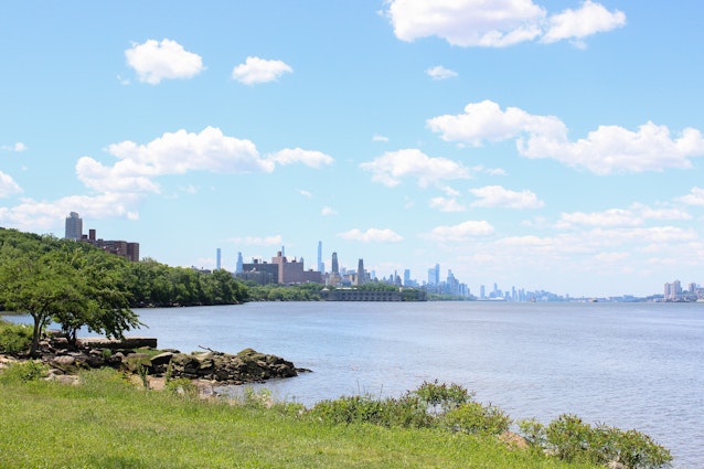 A landscape view of the Hudson River and Manhattan from the northern end of Riverside Park