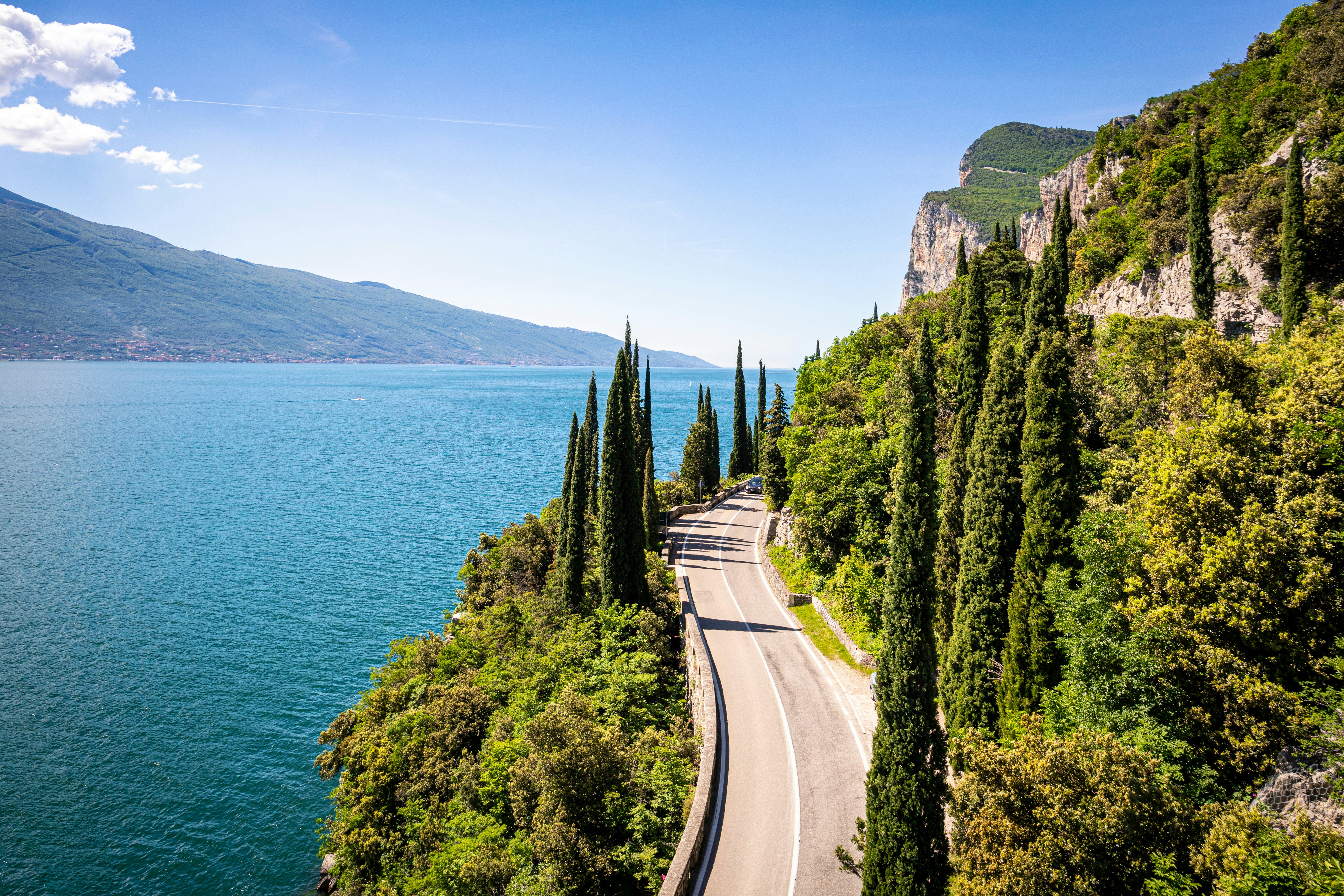 Orizzontale, Primavera, alpine, alpine landscape, blue lake, blue sky, europe, european, garda, garda lake, gardesana occidentale, italia, italian, italy, lake, lakes, landscape, landscapes, lombardy, natural park, nature, northern italy, road, roads, scenic road, scenic roads, southern europe, water