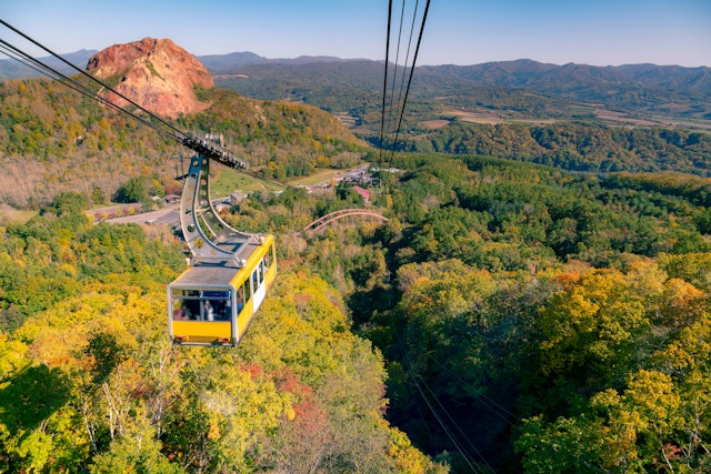 An aerial tram in autumn on Mt Moiwa, Hokkaidō, Japan