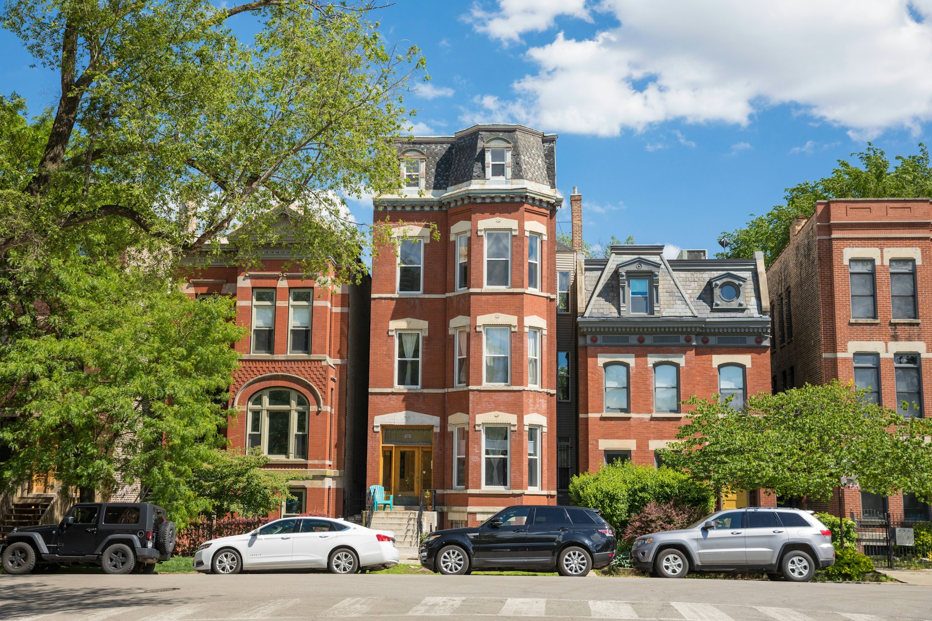 Tall brownstone apartment facades in Wicker Park, Chicago. 