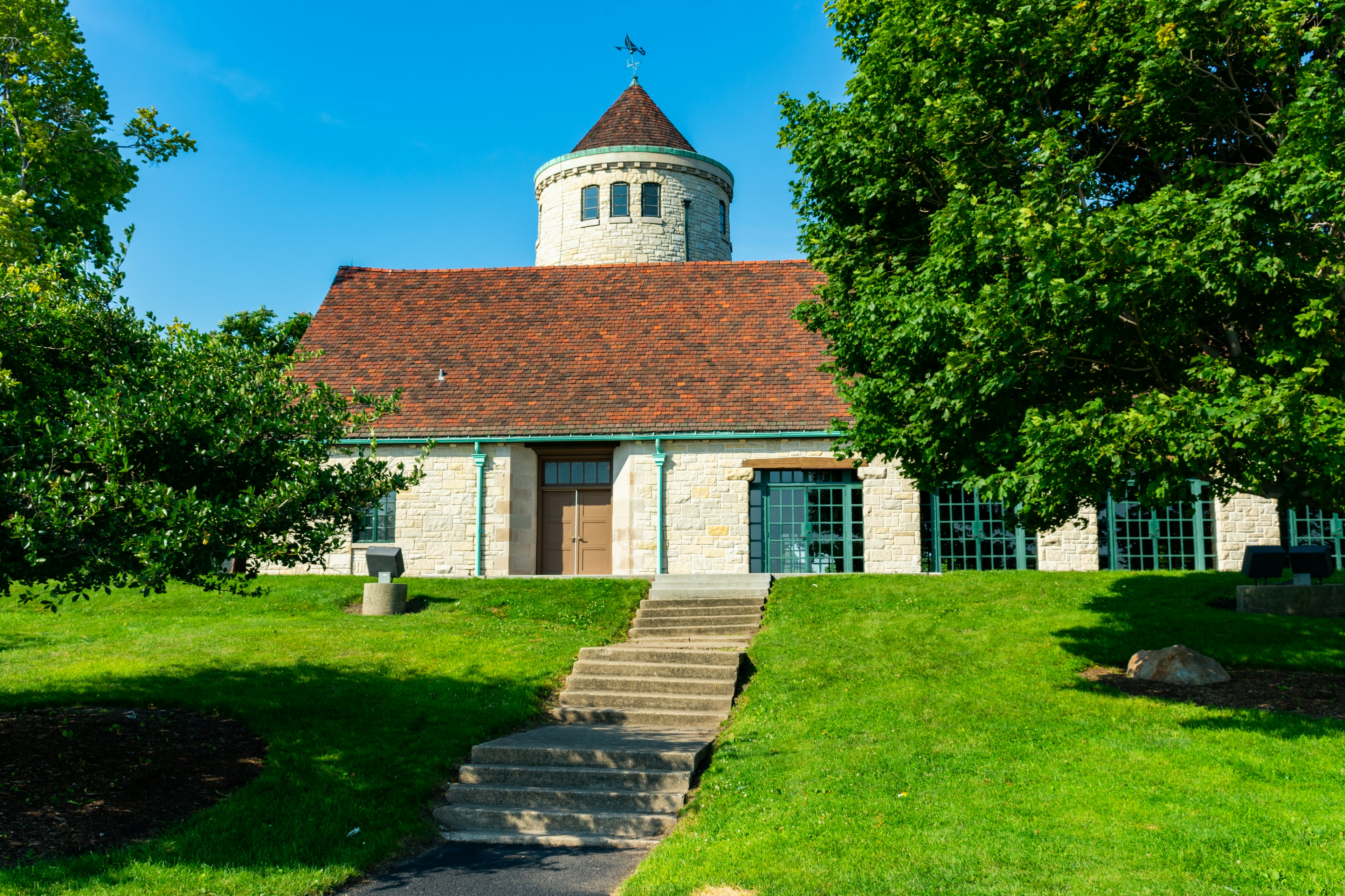 Exterior of Promontory Point Field House, Chicago