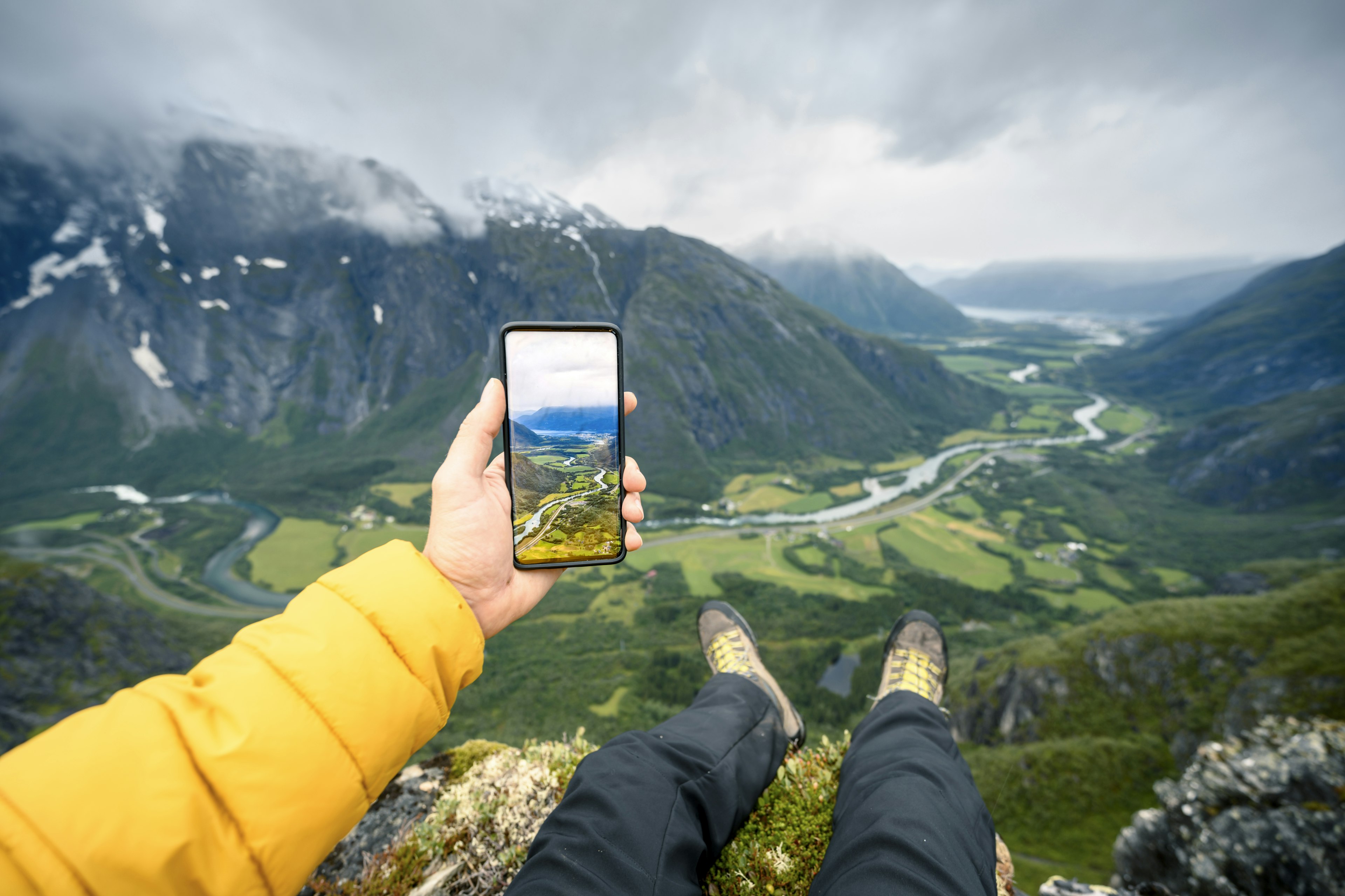 photographing a beautiful valley