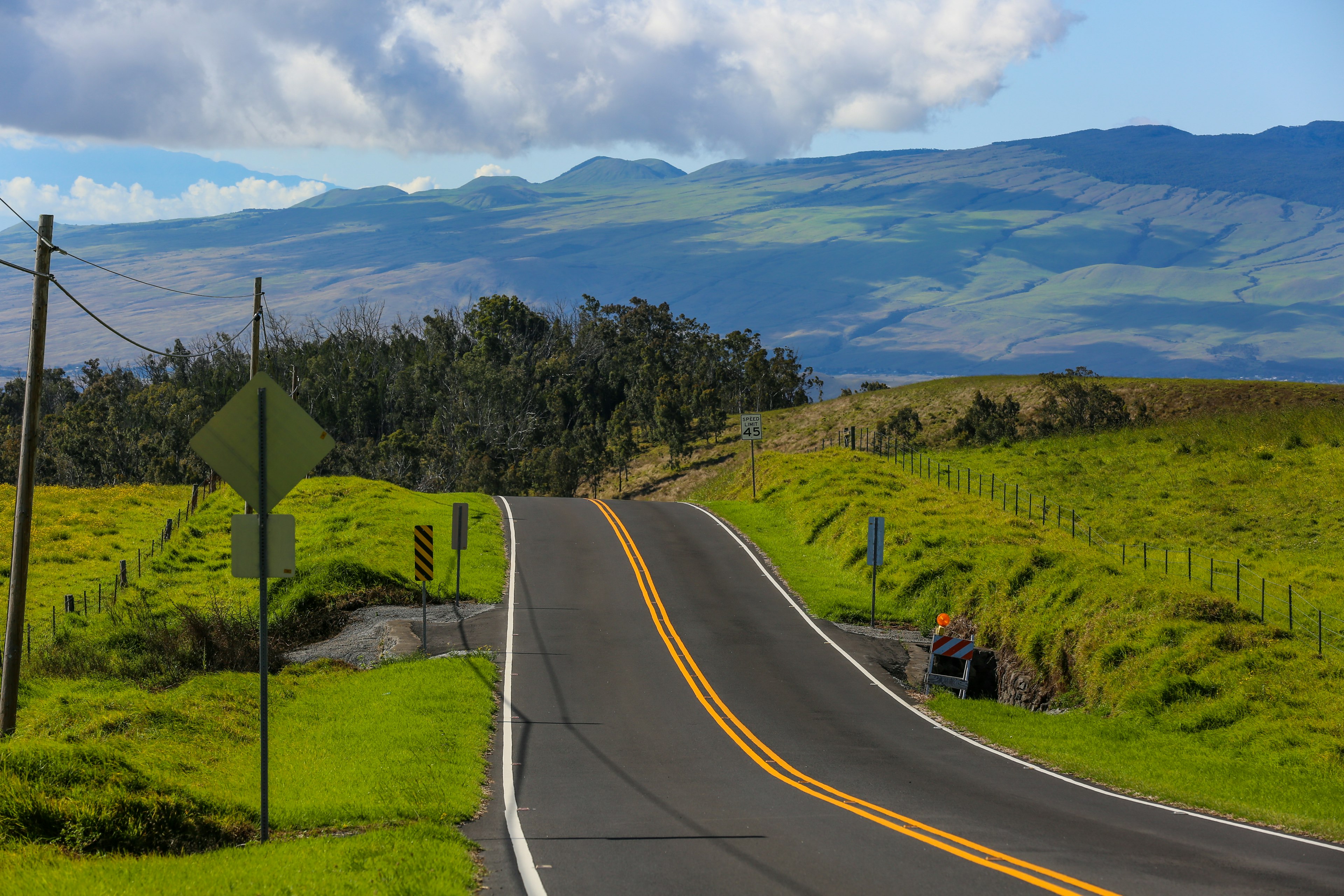 The gorgeous bends and dips of Saddle Road on the Big Island, Hawaii