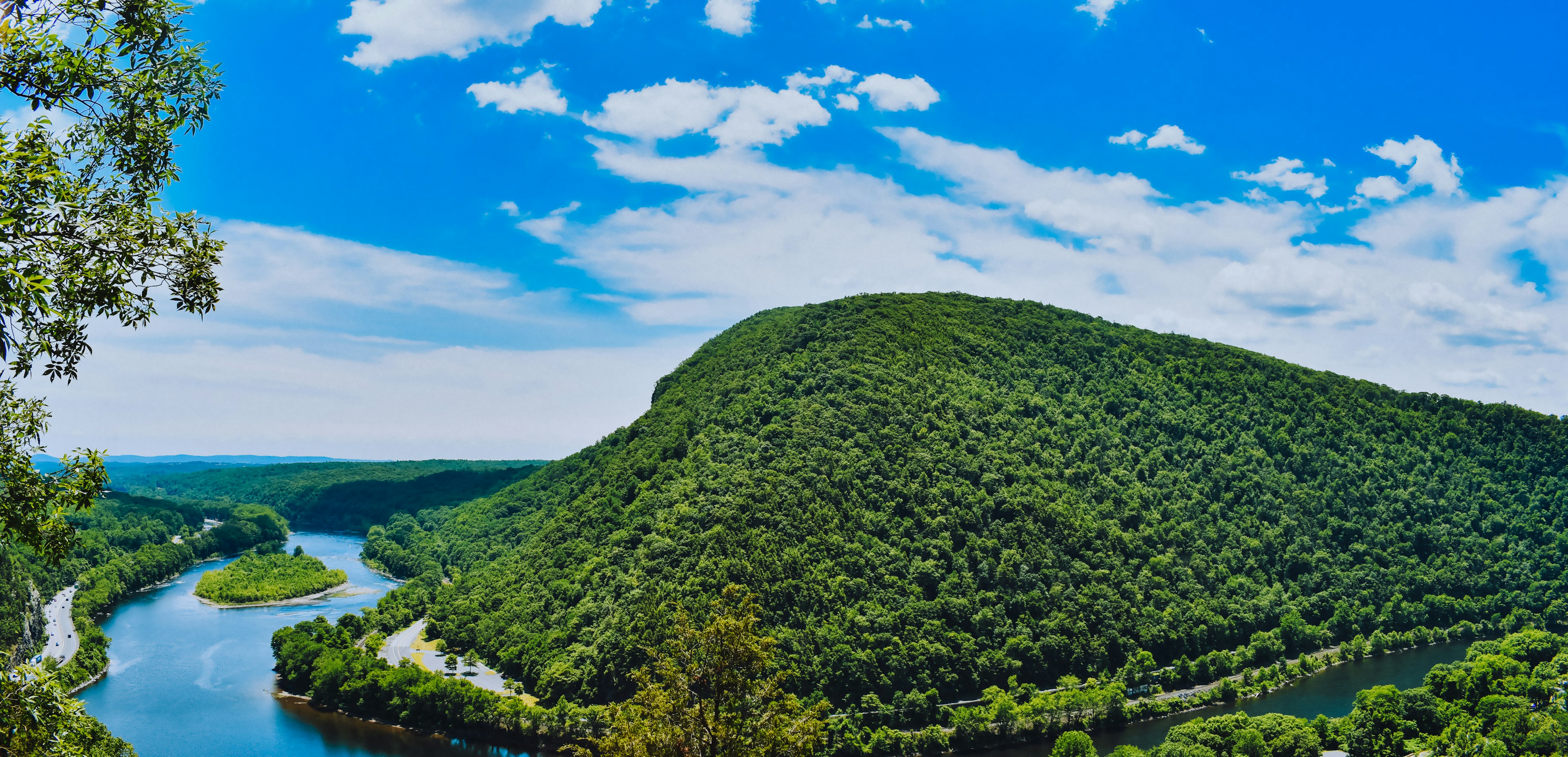 The view from Atop Mount Tammany, Deleware Water Gap