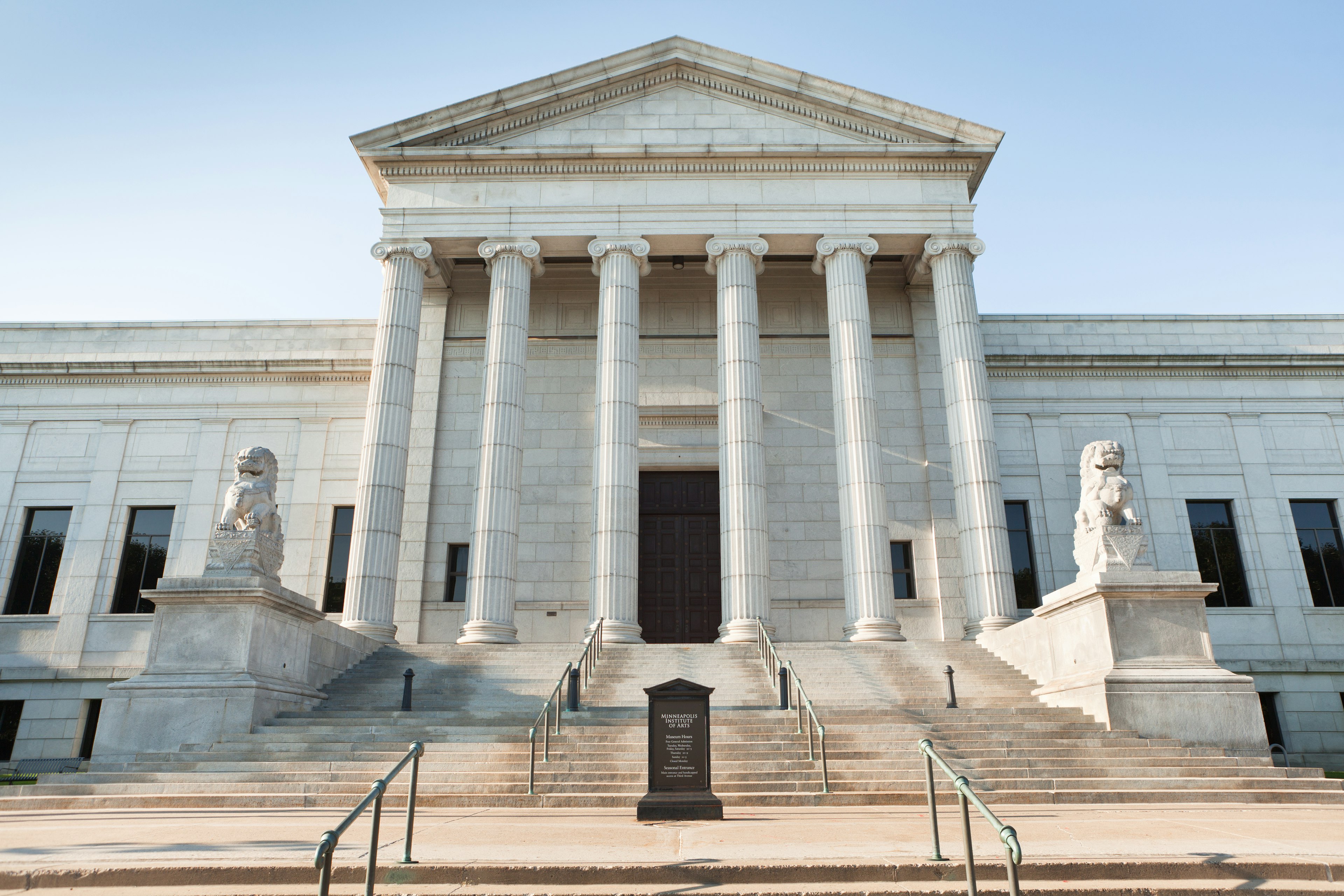 The frontage of the Minneapolis Institute of Art