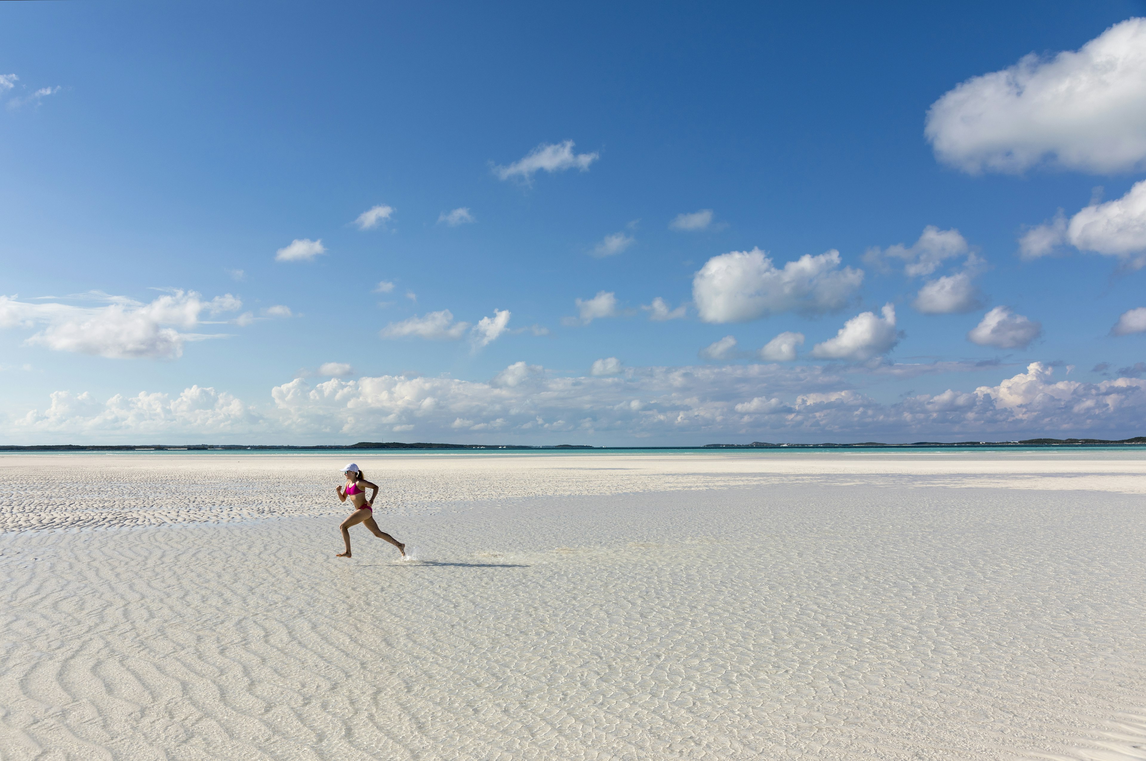 The low tides of Pipe Creek Sand Bar, Bahamas