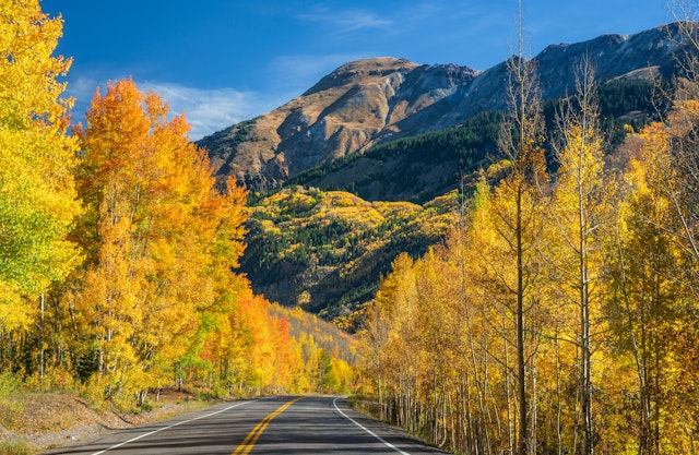 Autumn Aspen scenery on the scenic Million Dollar Highway - Colorado Rocky Mountains