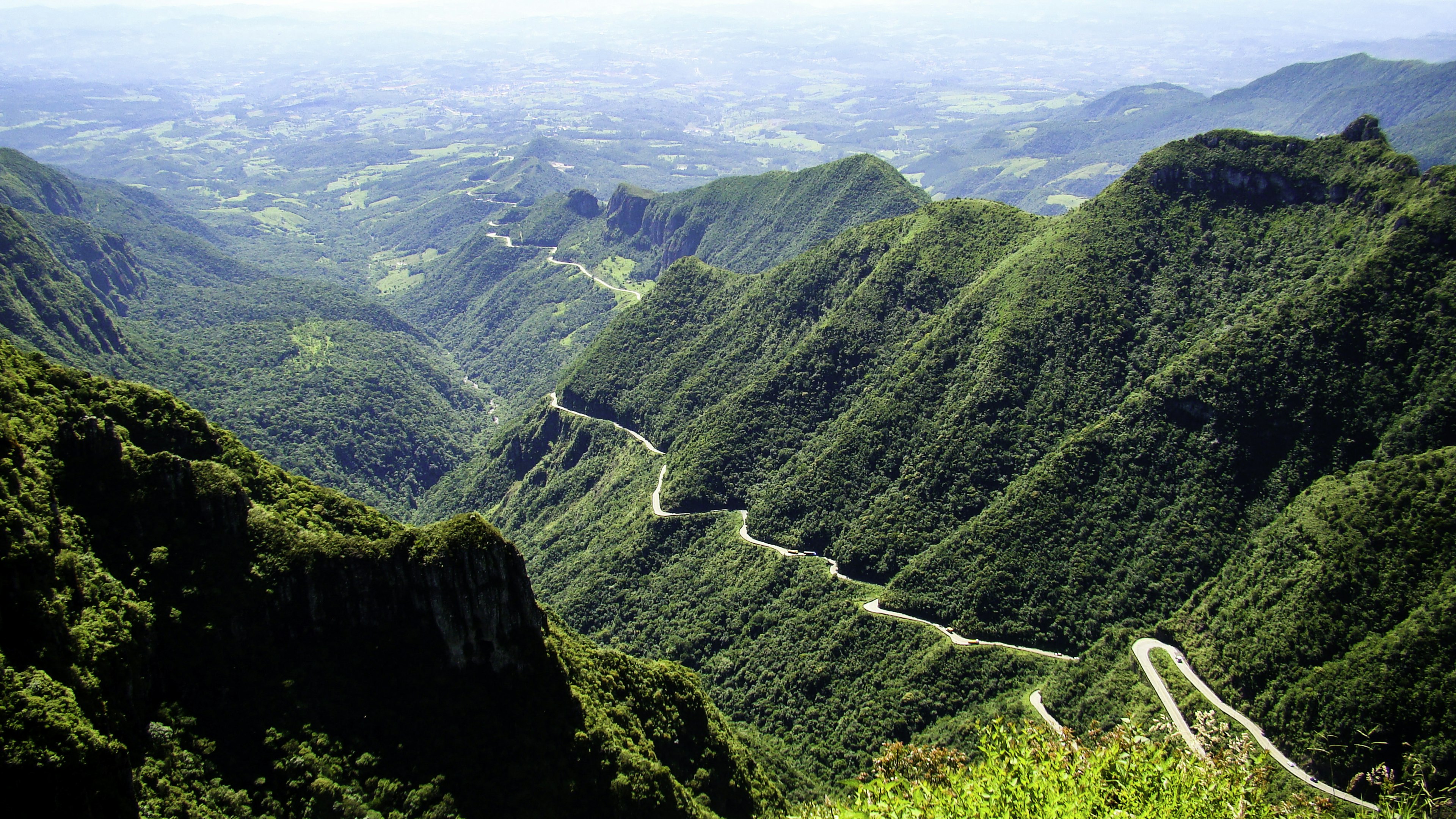 Lush green landscape of Serra do Rio do Rastro in Brazil